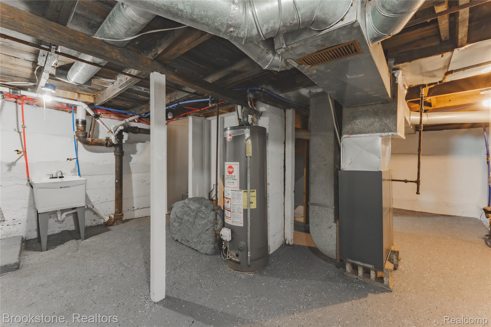 744 Saint Clair Street Property Photo 23