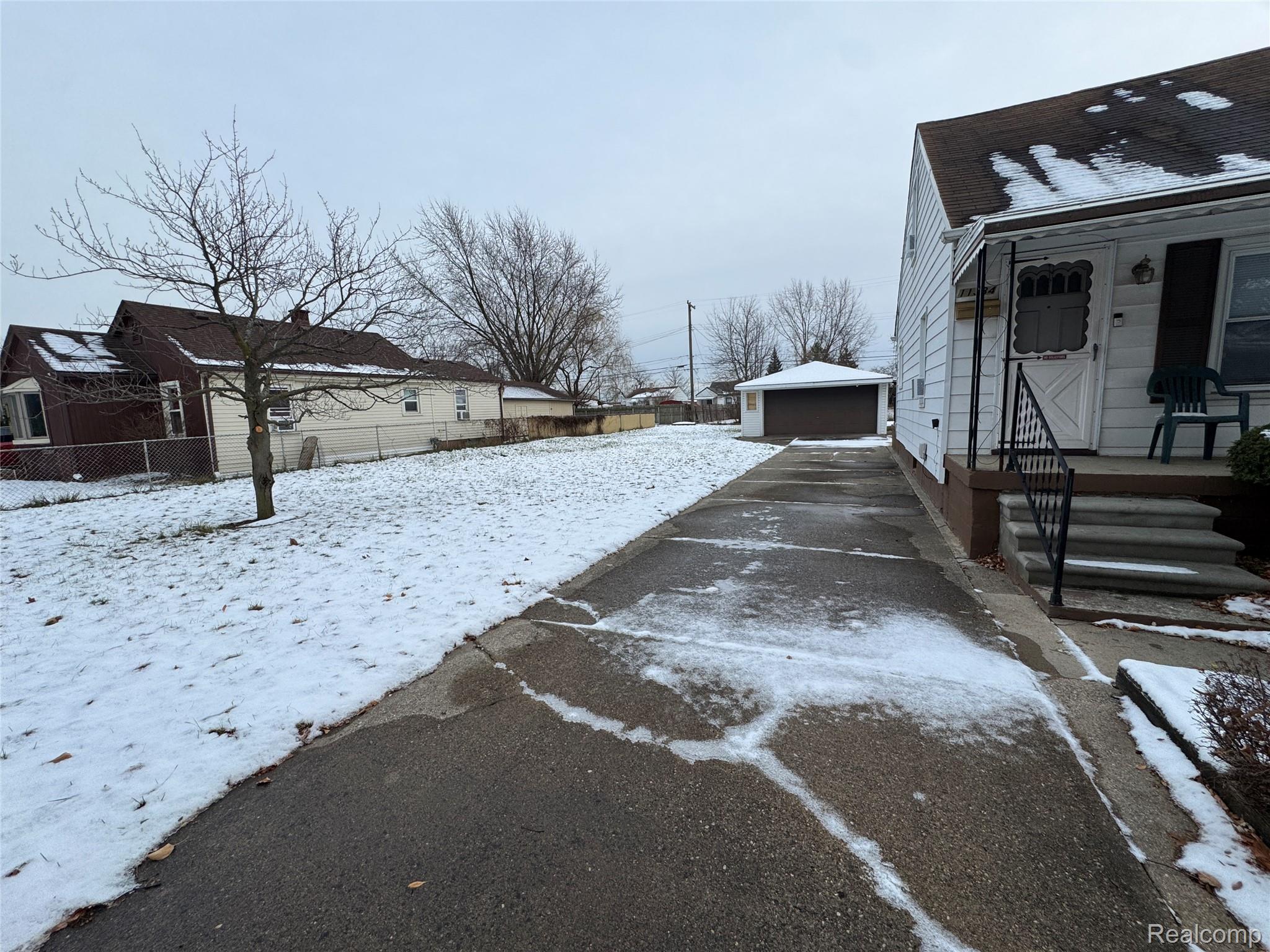 11384 Cadillac Avenue Property Photo 3