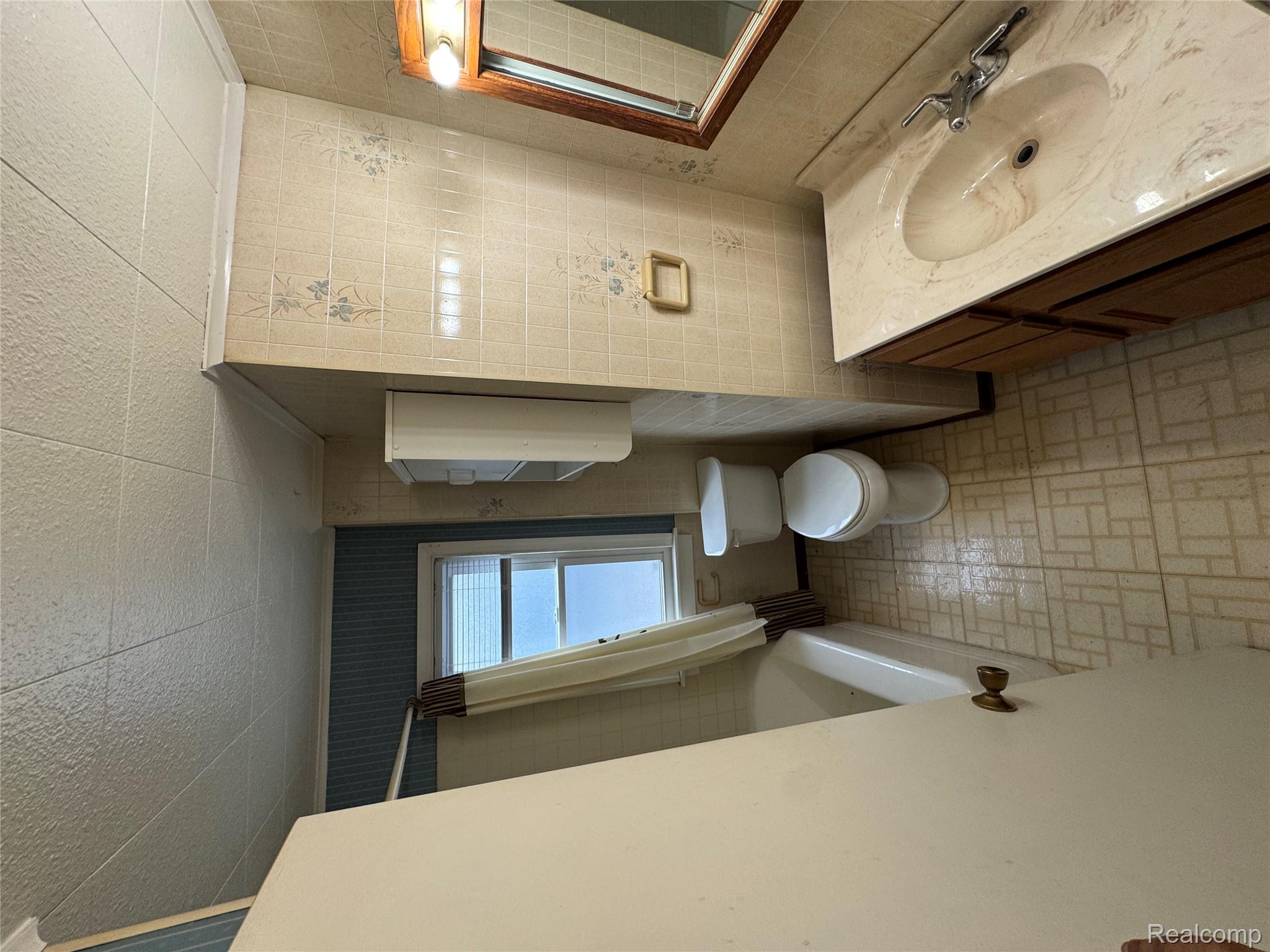11384 Cadillac Avenue Property Photo 10