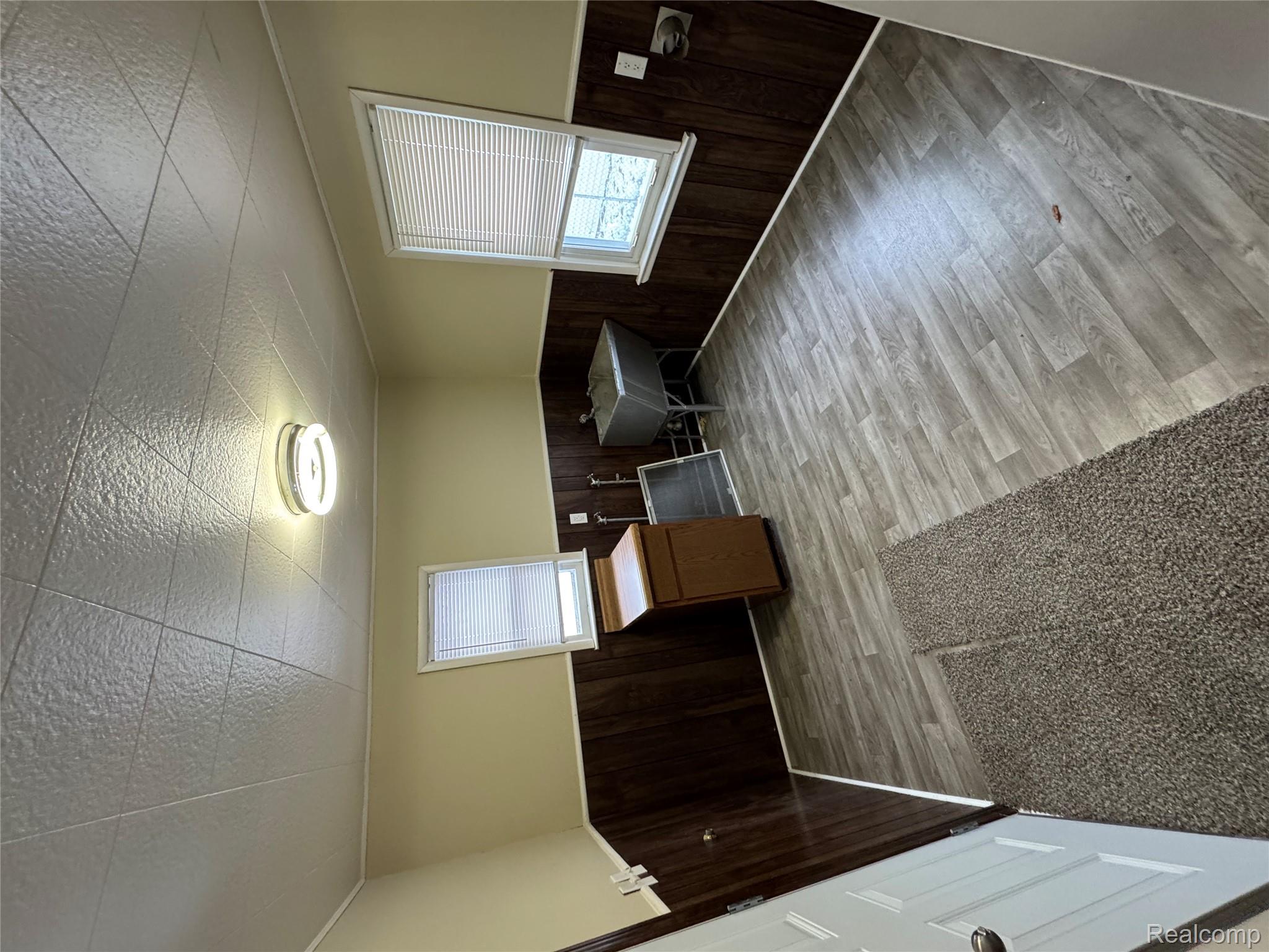 11384 Cadillac Avenue Property Photo 13