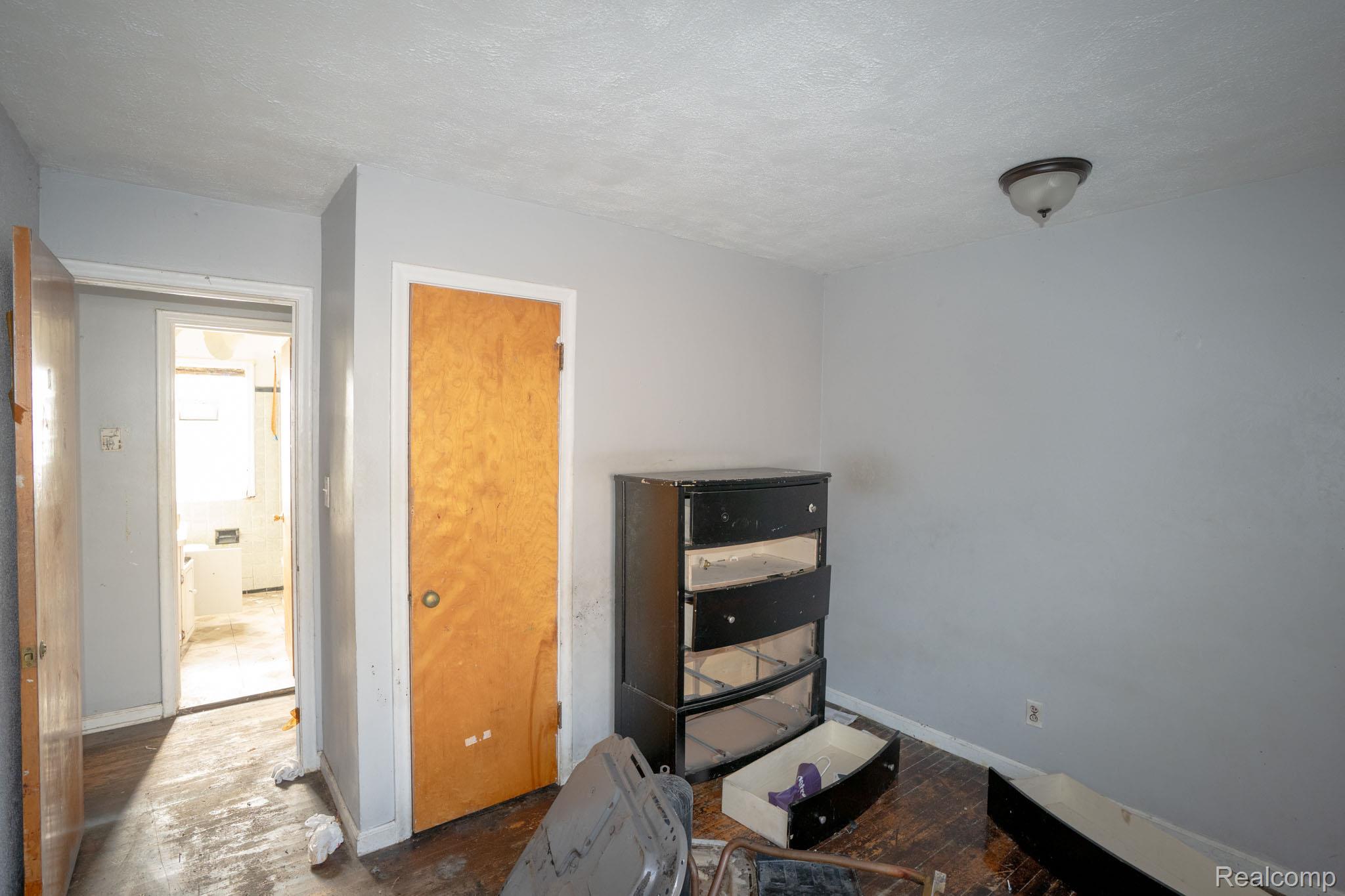 15726 Hubbell Street Property Photo 11