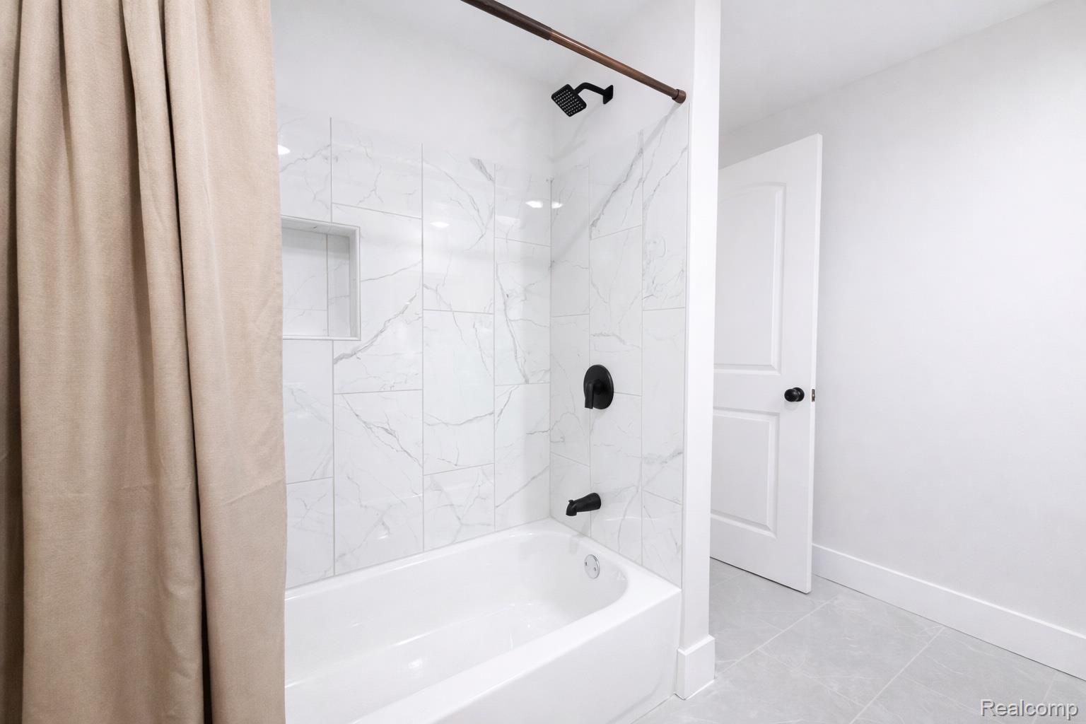 14851 Williamsburg Drive Property Photo 15