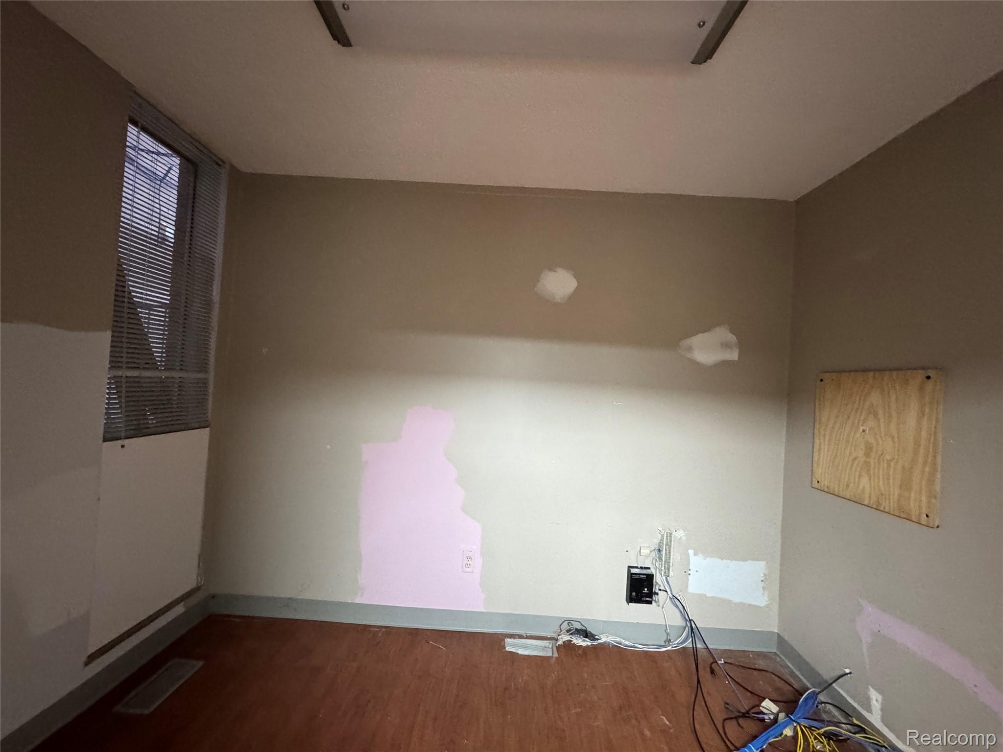 2021 Monroe Street 204-206 Property Photo 5