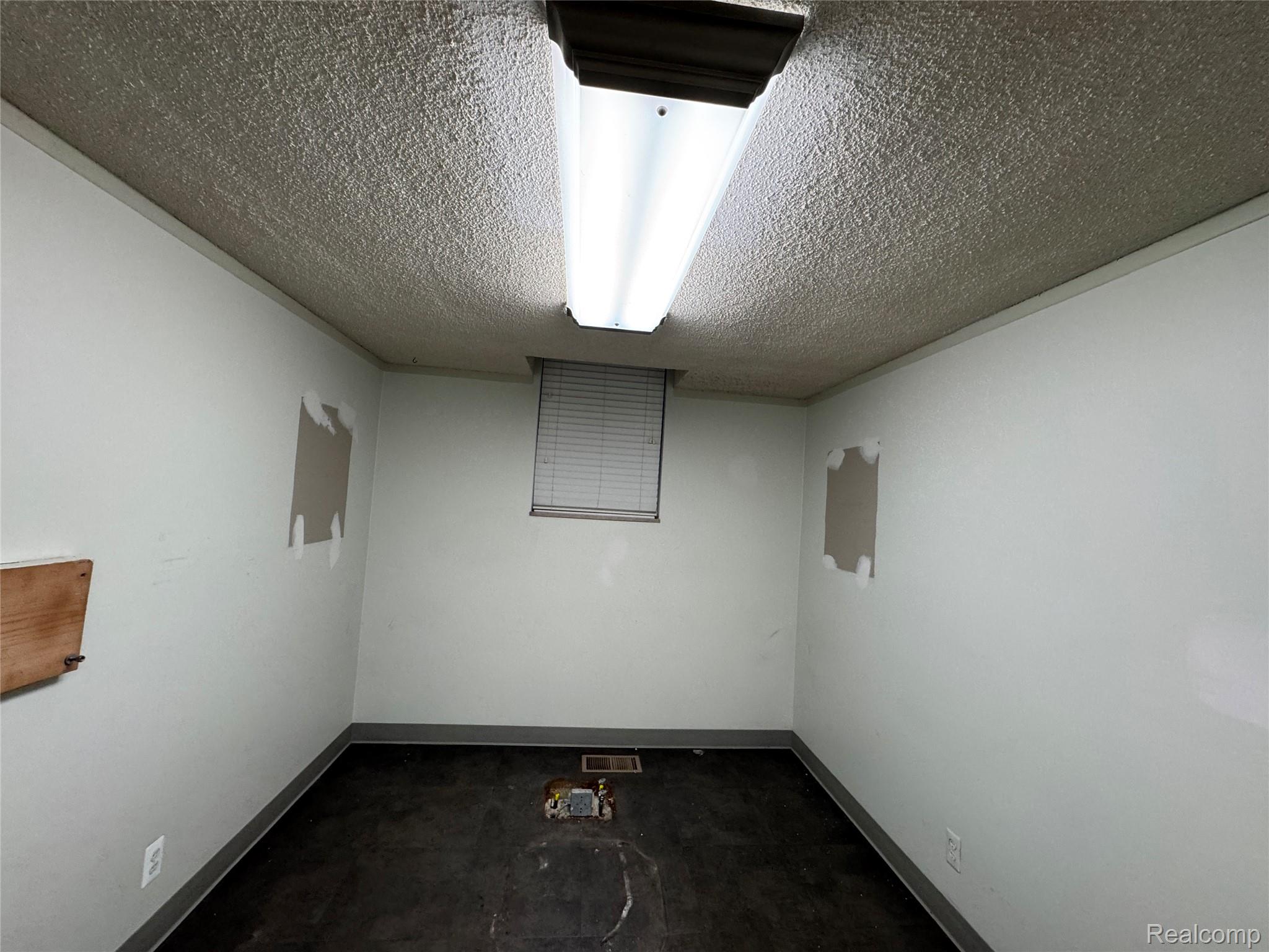 2021 Monroe Street 204-206 Property Photo 11