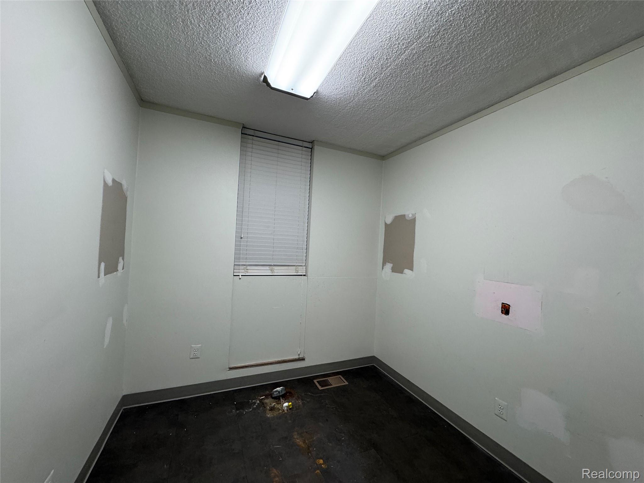 2021 Monroe Street 204-206 Property Photo 12
