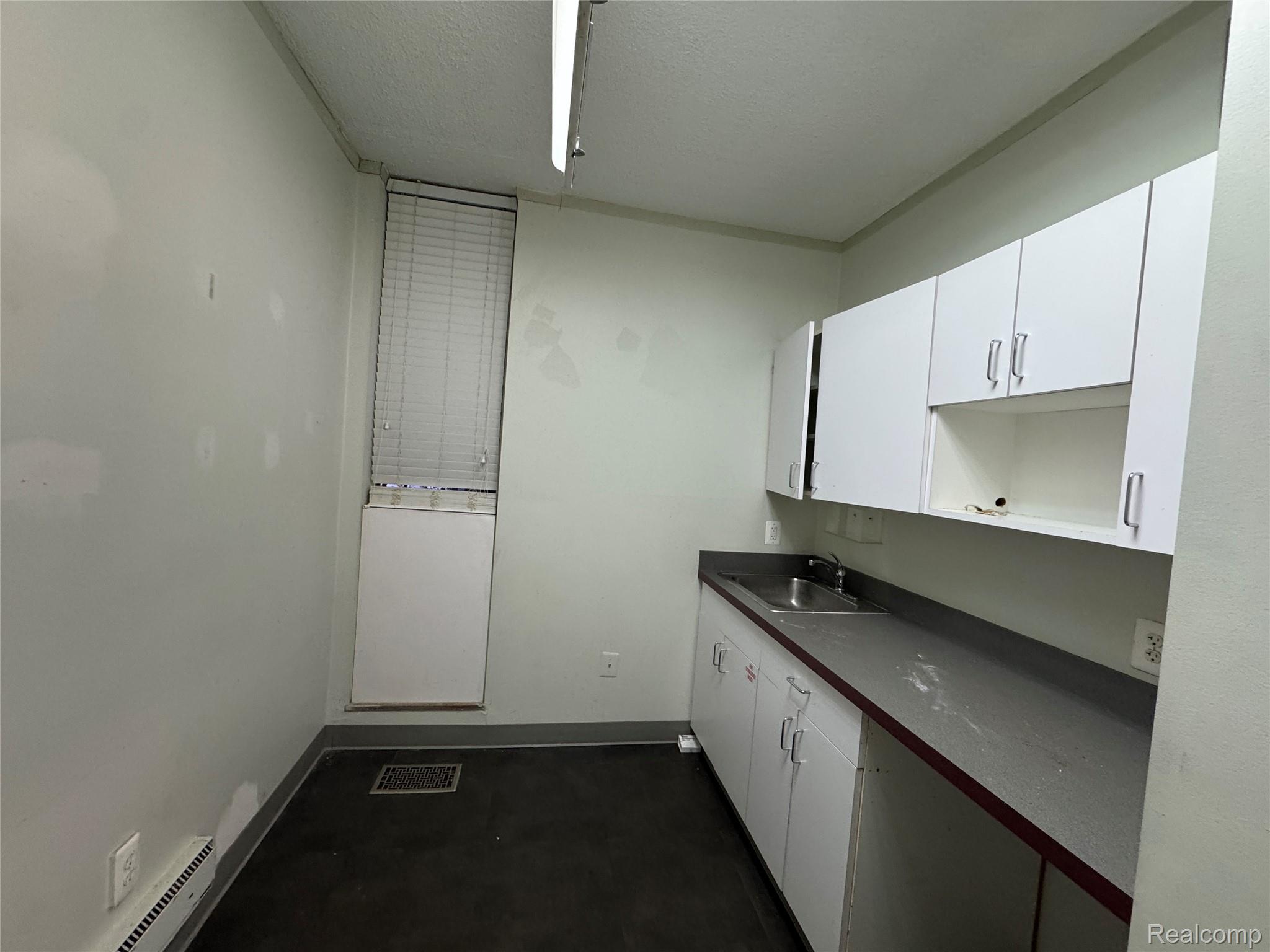 2021 Monroe Street 204-206 Property Photo 16