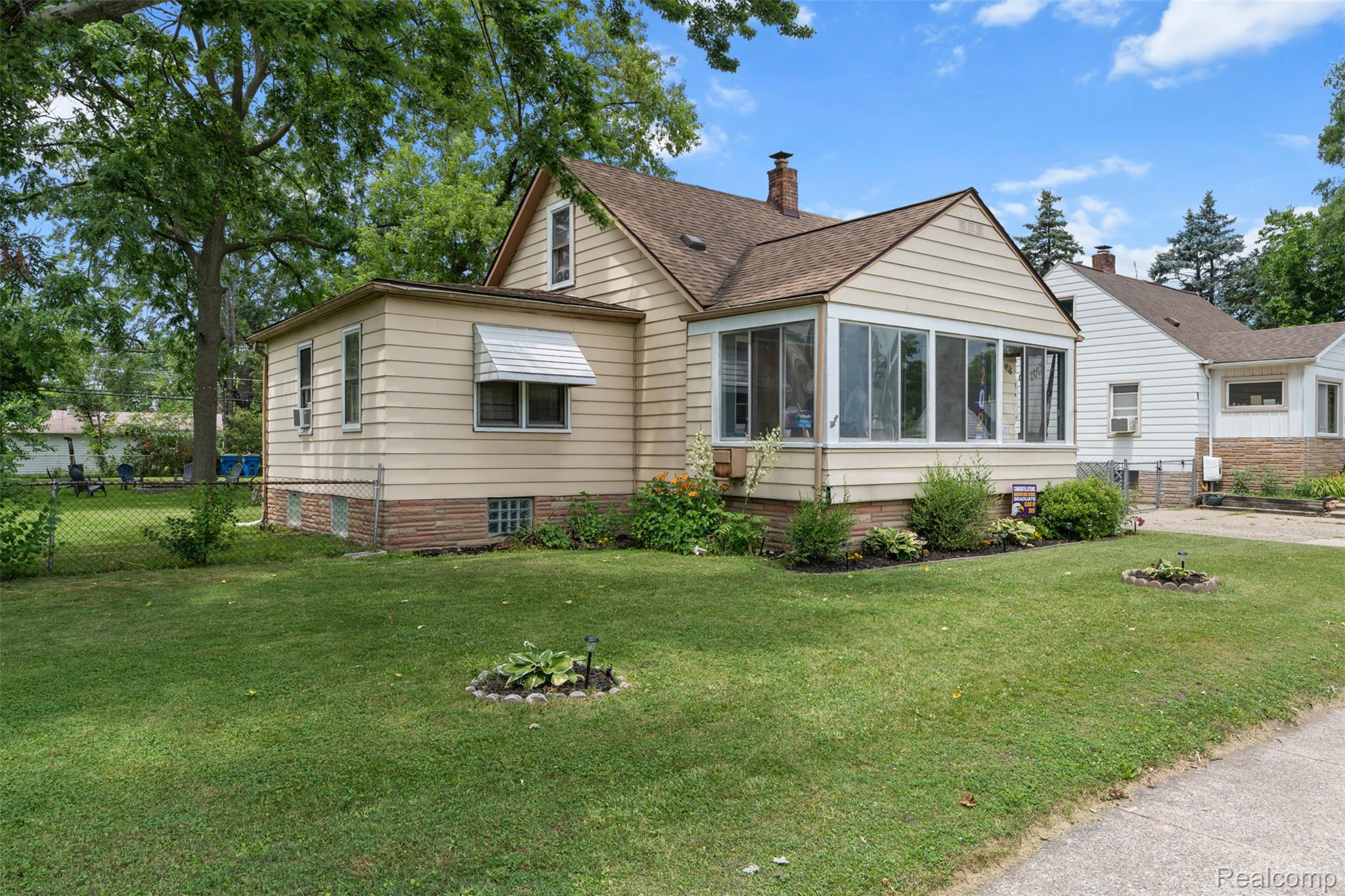 22355 Curie Avenue Property Photo 2