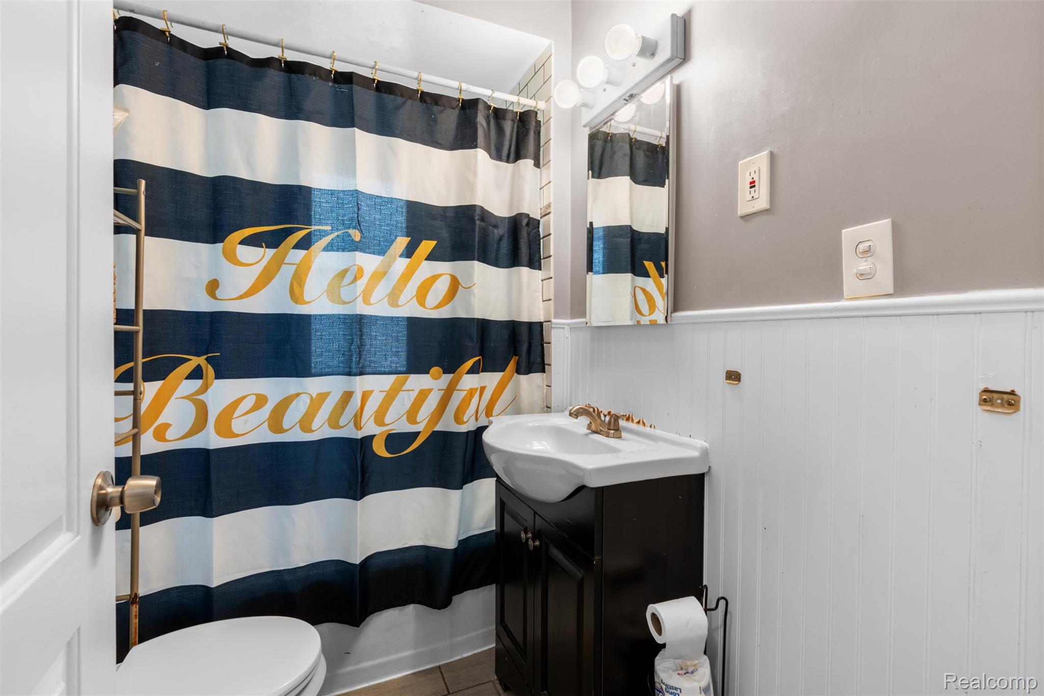 22355 Curie Avenue Property Photo 8
