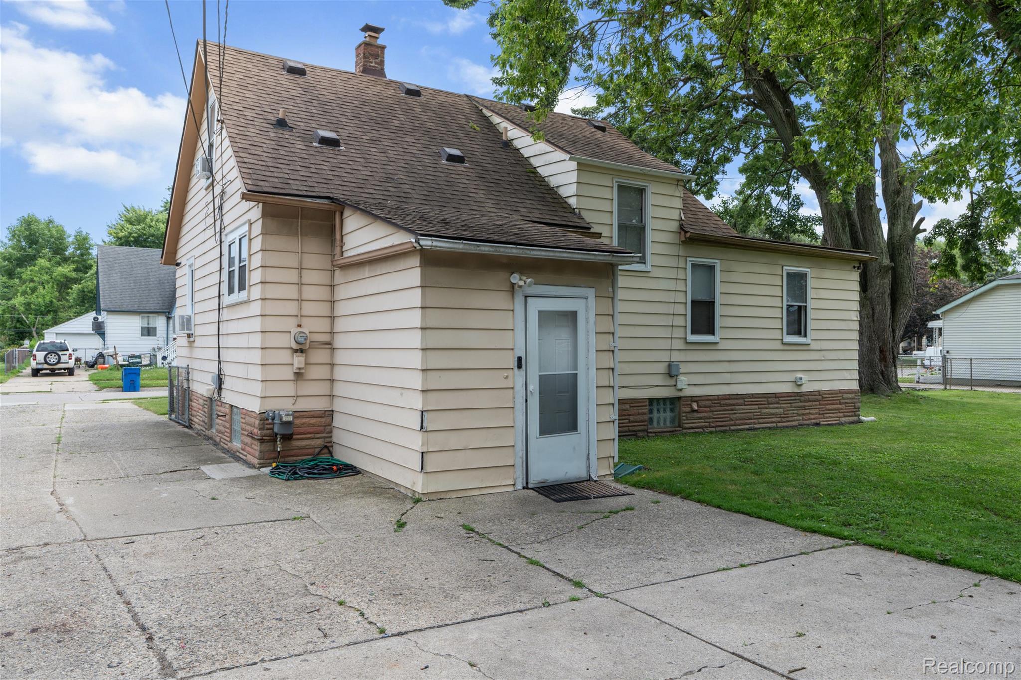 22355 Curie Avenue Property Photo 15