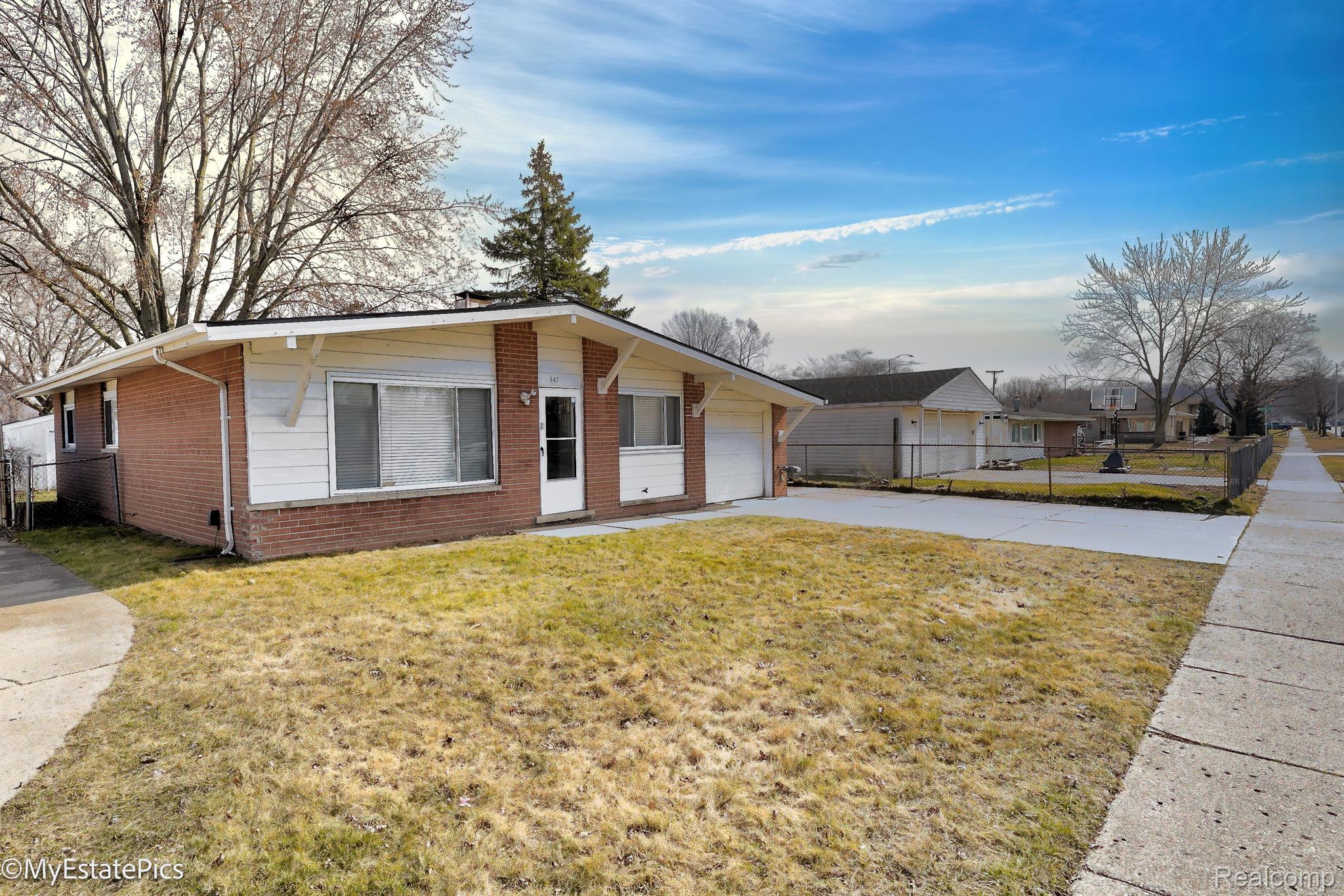 547 S Hawthorne Street Property Photo 1