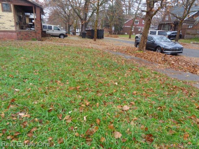 5285 Lenox Street Property Photo 5