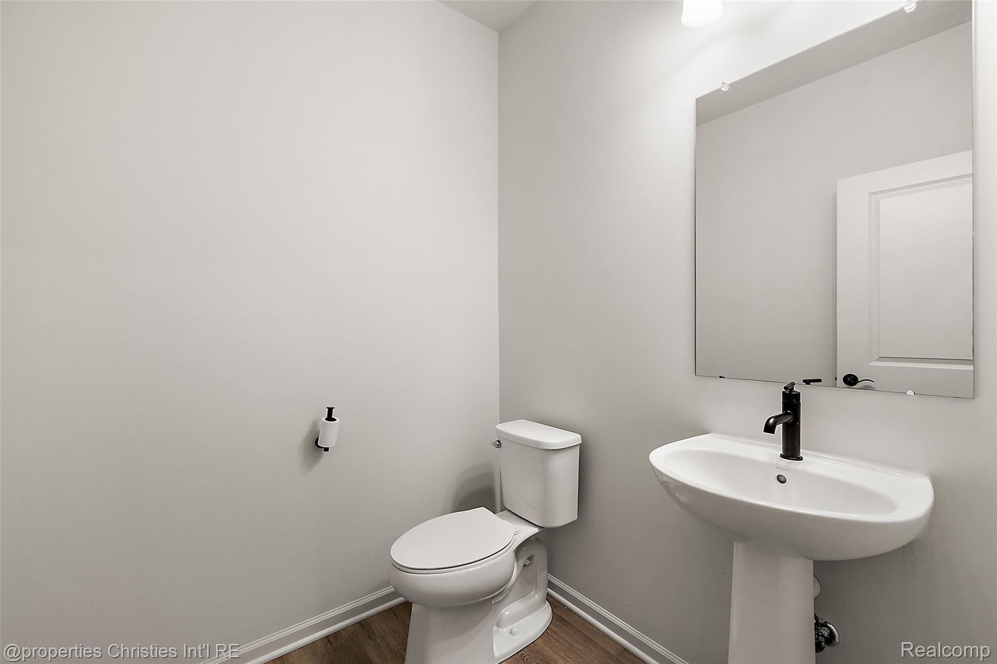 2436 Parkshore Drive Property Photo 7