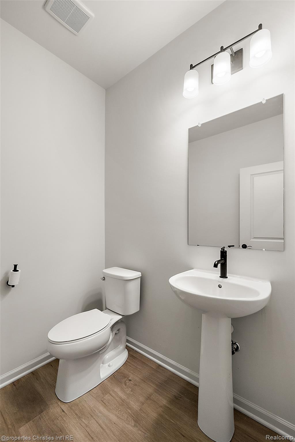 2436 Parkshore Drive Property Photo 8