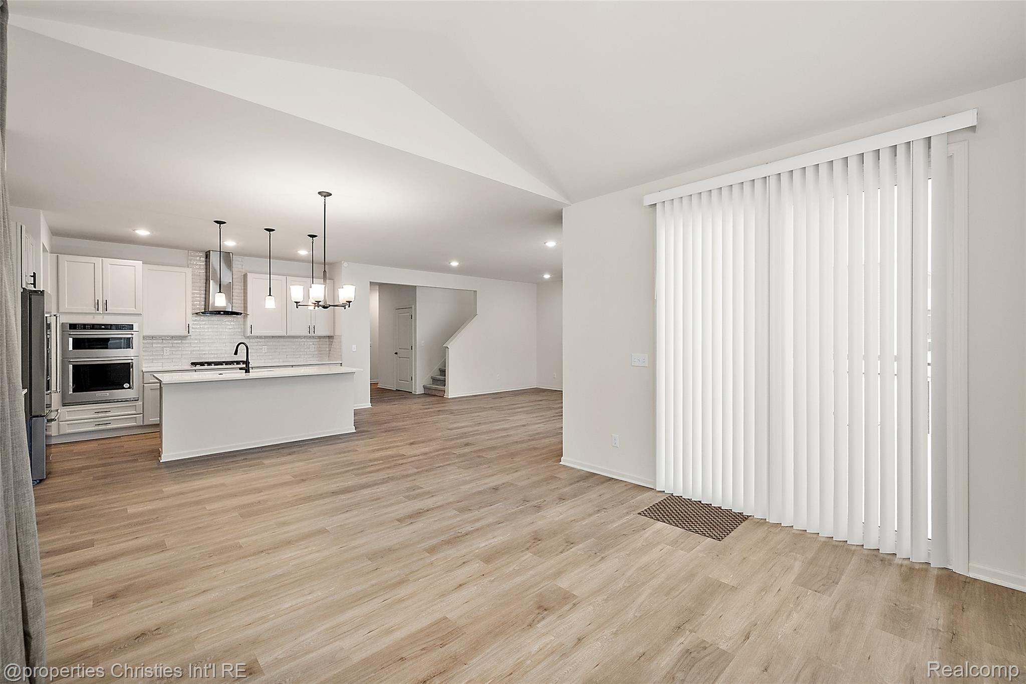 2436 Parkshore Drive Property Photo 24