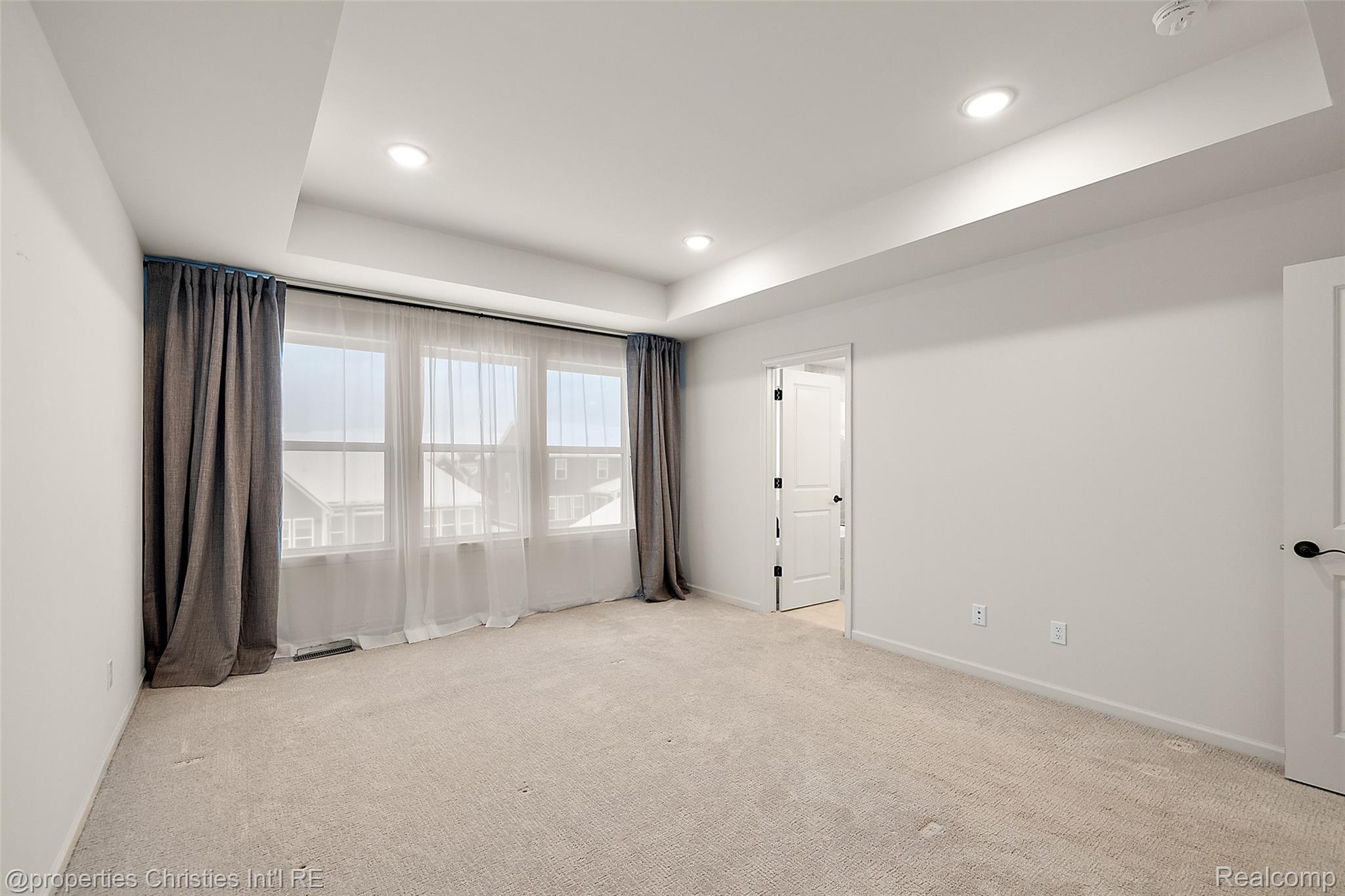 2436 Parkshore Drive Property Photo 28