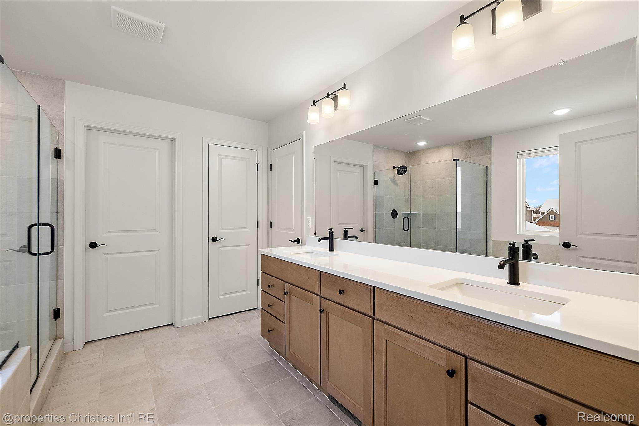 2436 Parkshore Drive Property Photo 30