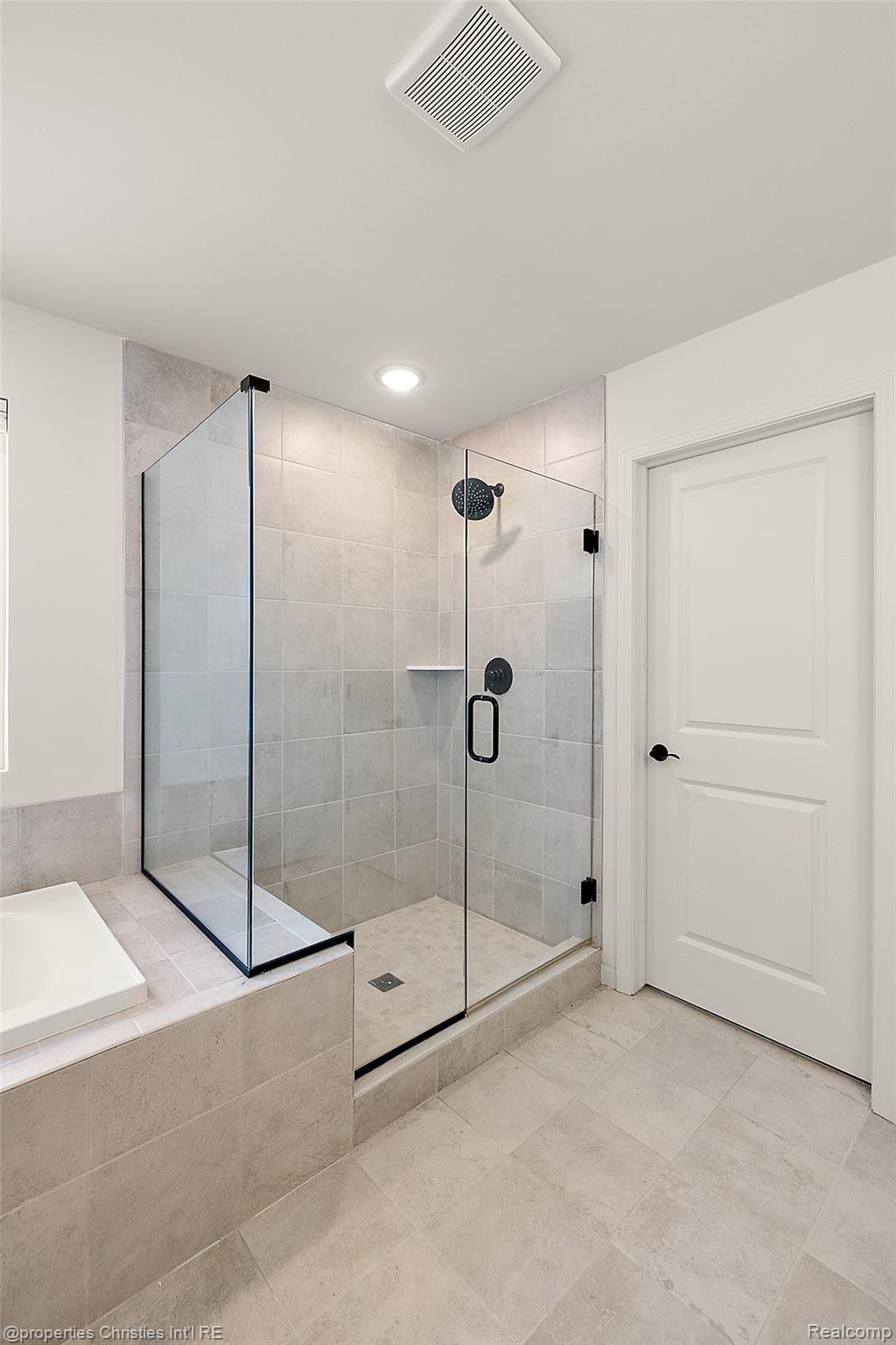2436 Parkshore Drive Property Photo 32
