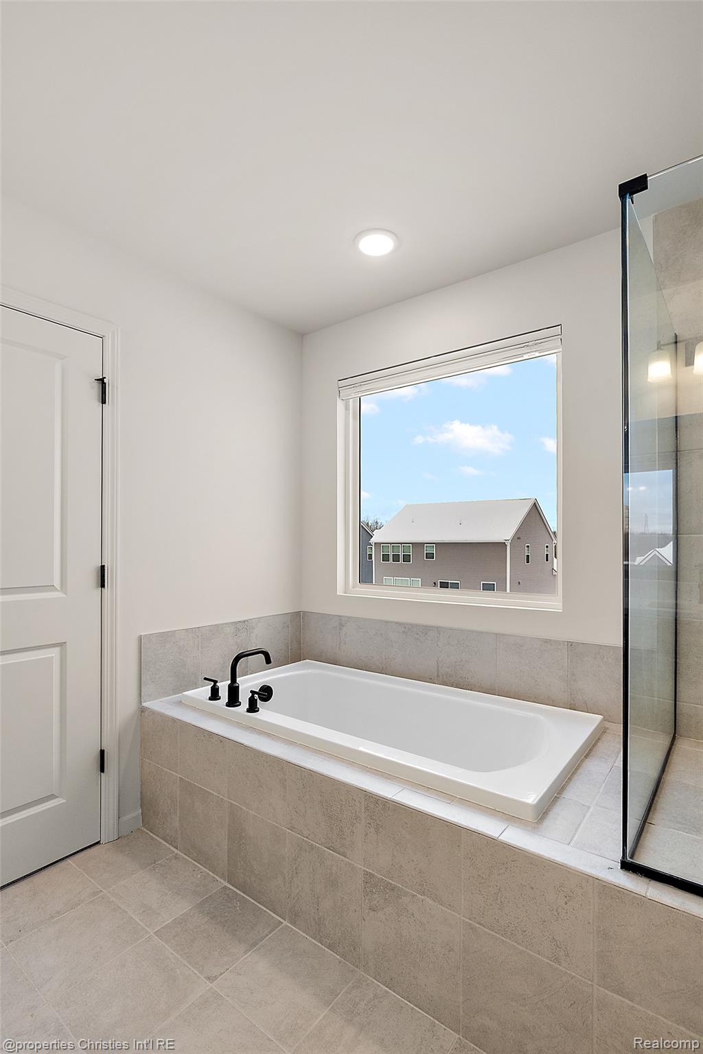 2436 Parkshore Drive Property Photo 33