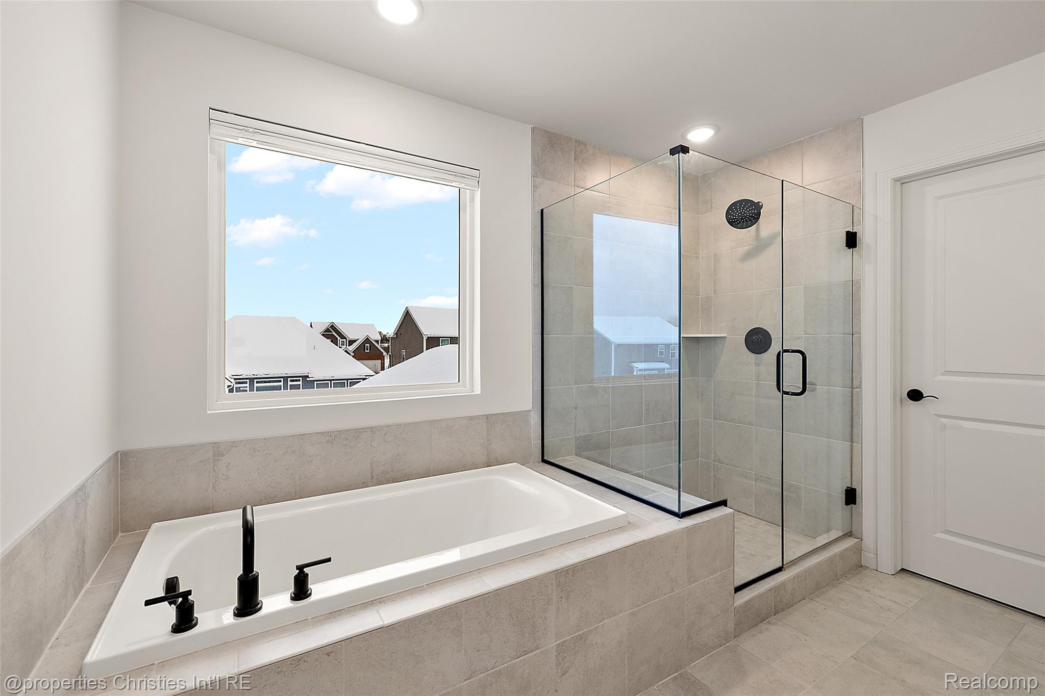 2436 Parkshore Drive Property Photo 34