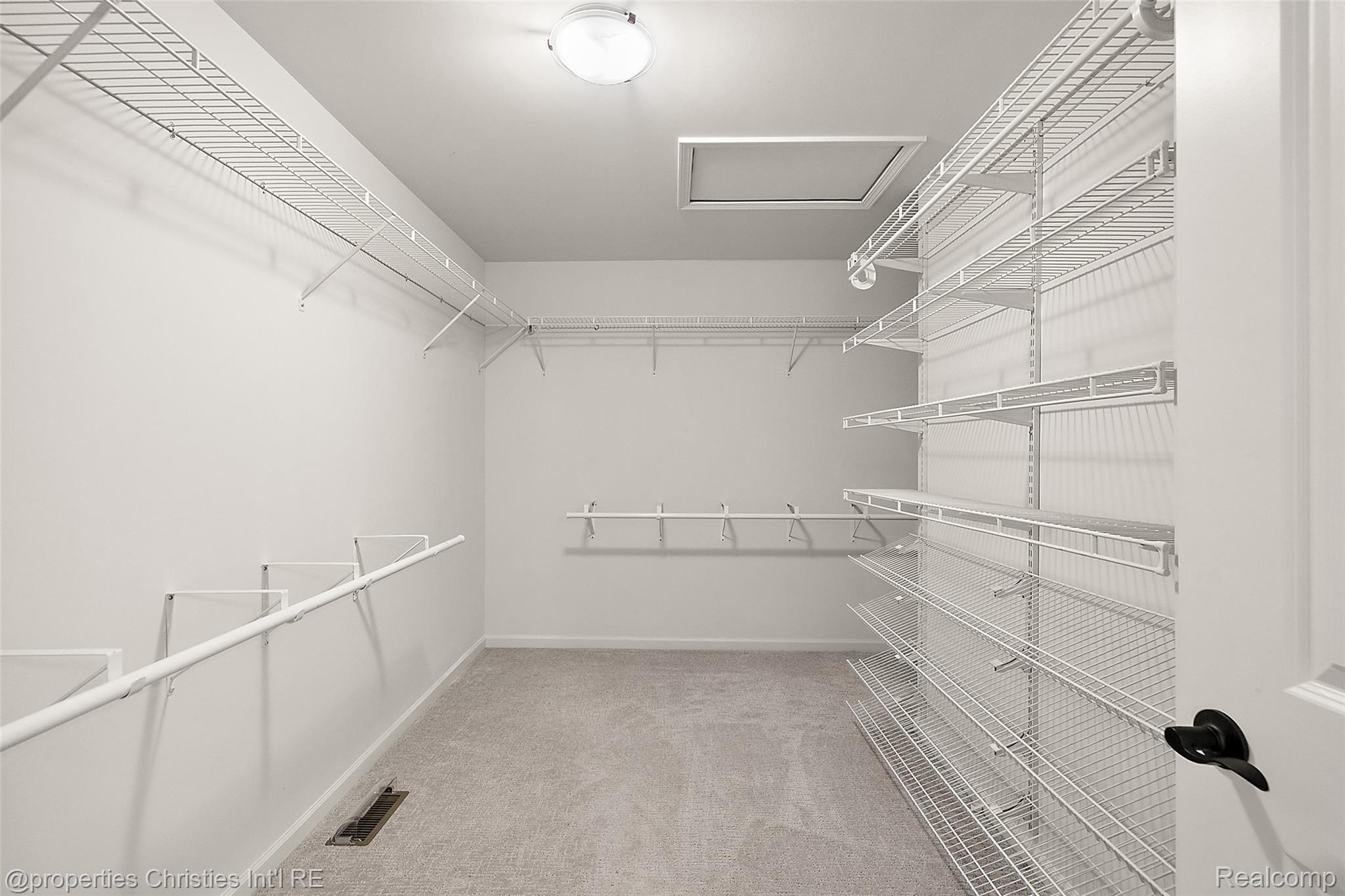 2436 Parkshore Drive Property Photo 36