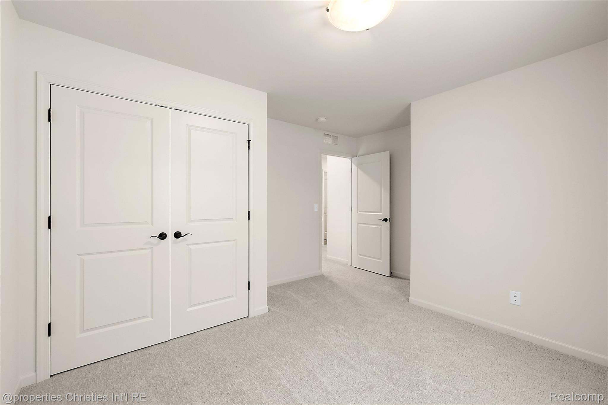2436 Parkshore Drive Property Photo 38