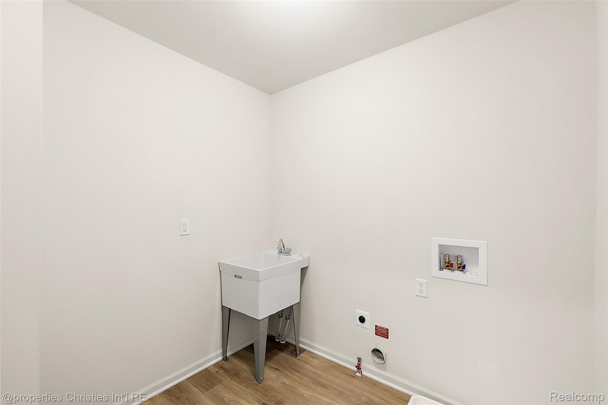 2436 Parkshore Drive Property Photo 42