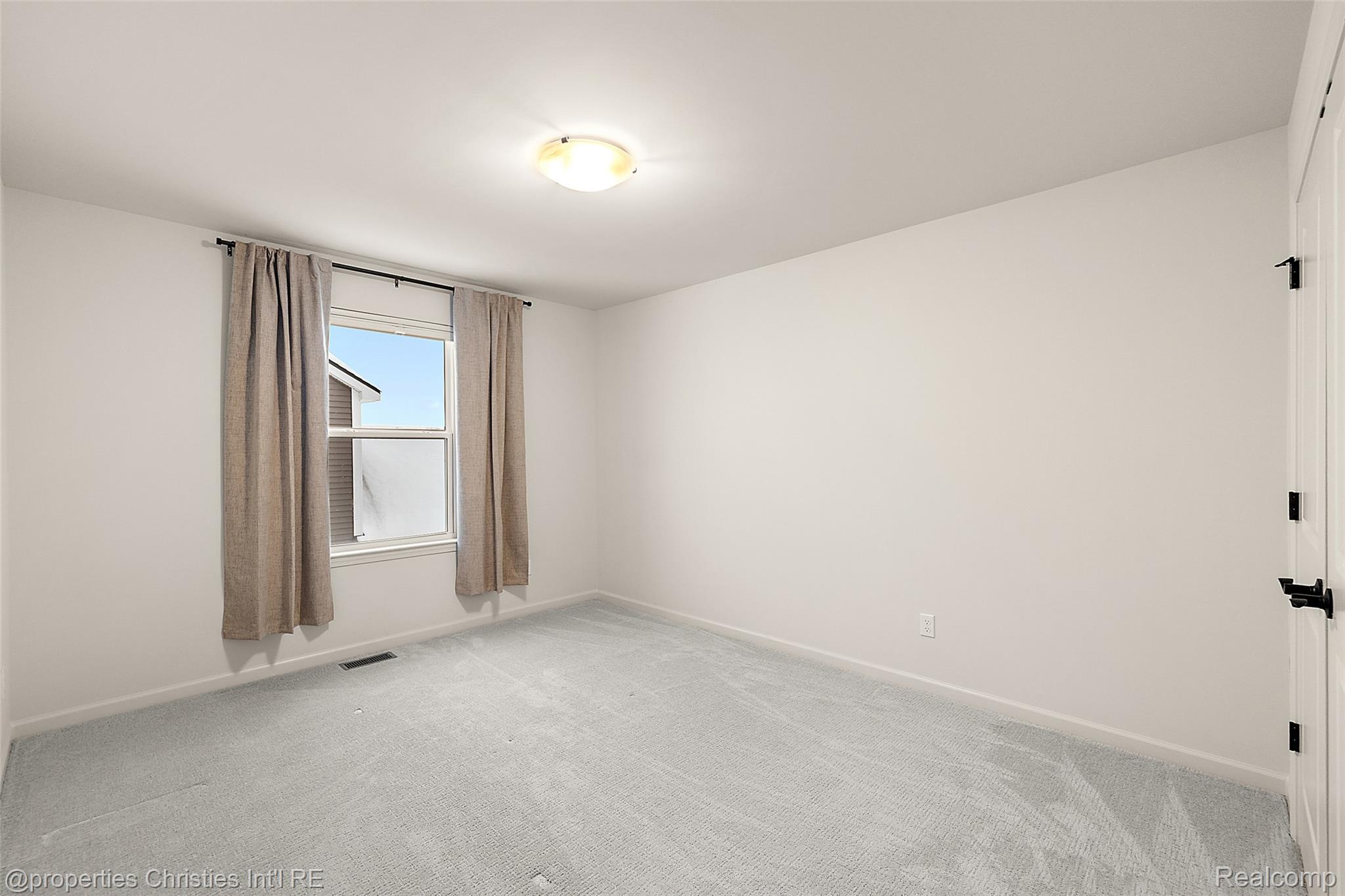 2436 Parkshore Drive Property Photo 45
