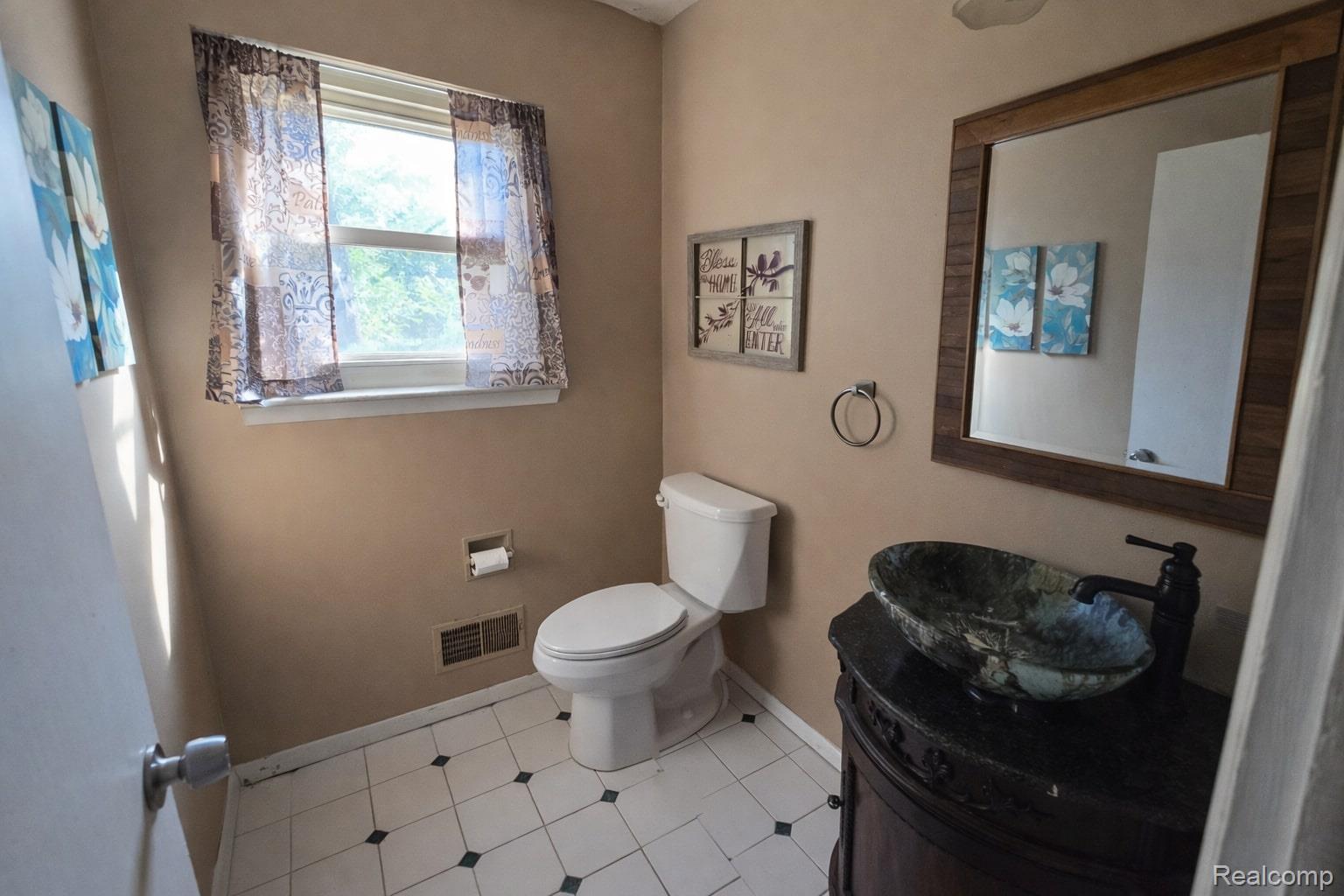 5969 Pleasant Drive Property Photo 7