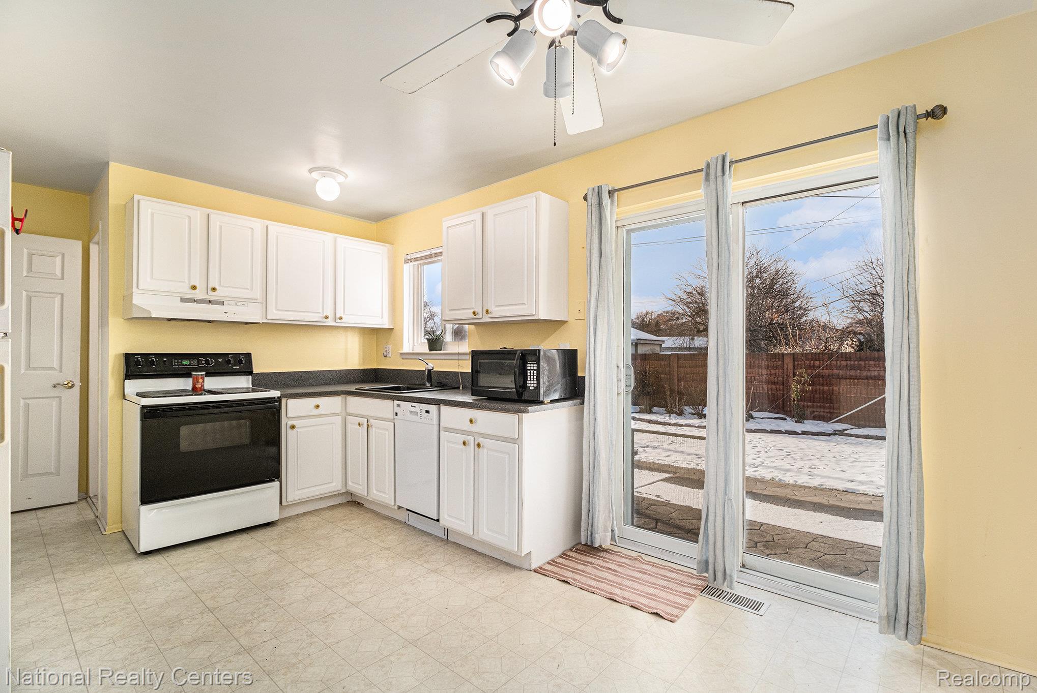 27809 Eastwick Sq. Property Photo 6