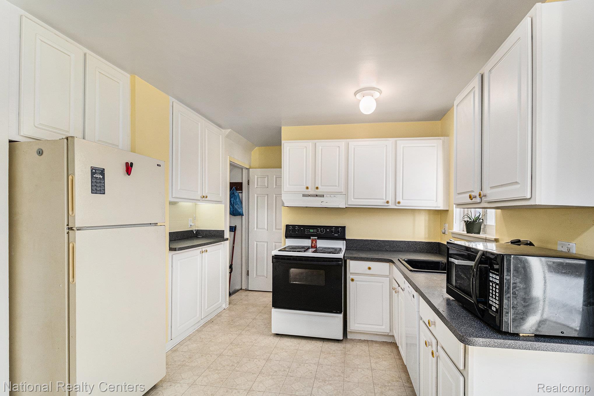 27809 Eastwick Sq. Property Photo 7