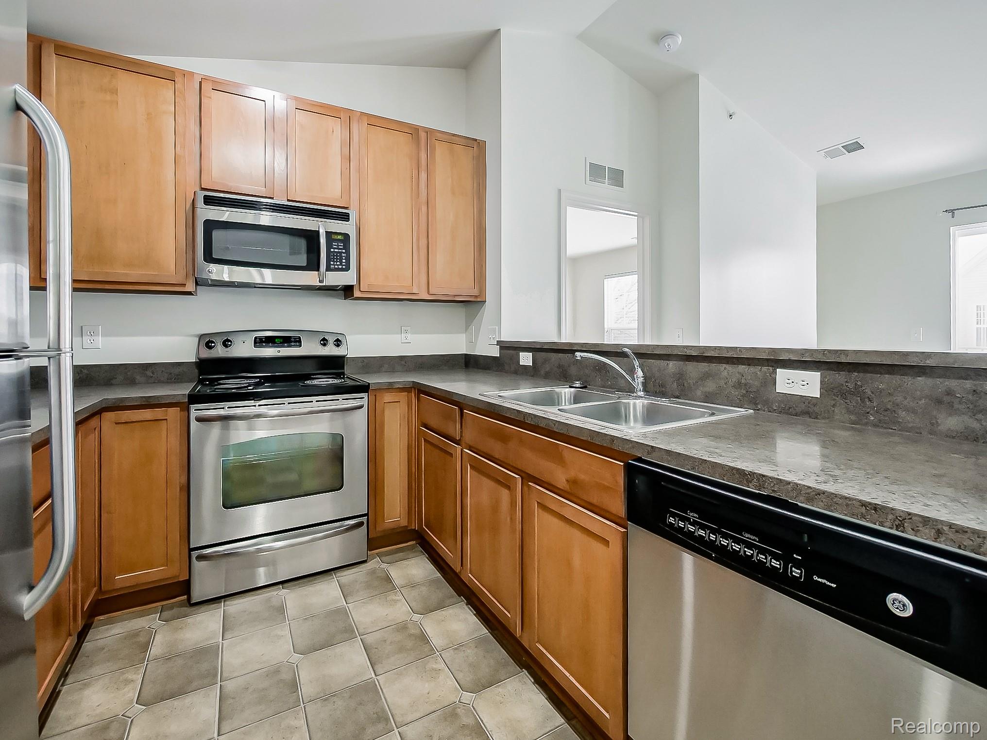 245 Wright Street Property Photo 7