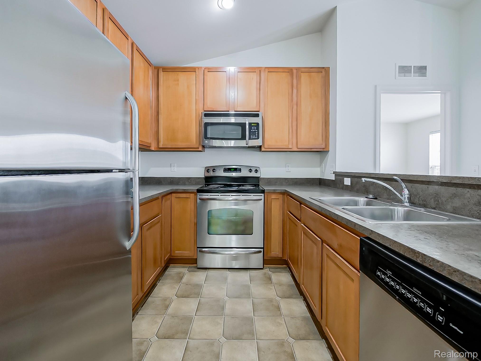 245 Wright Street Property Photo 8