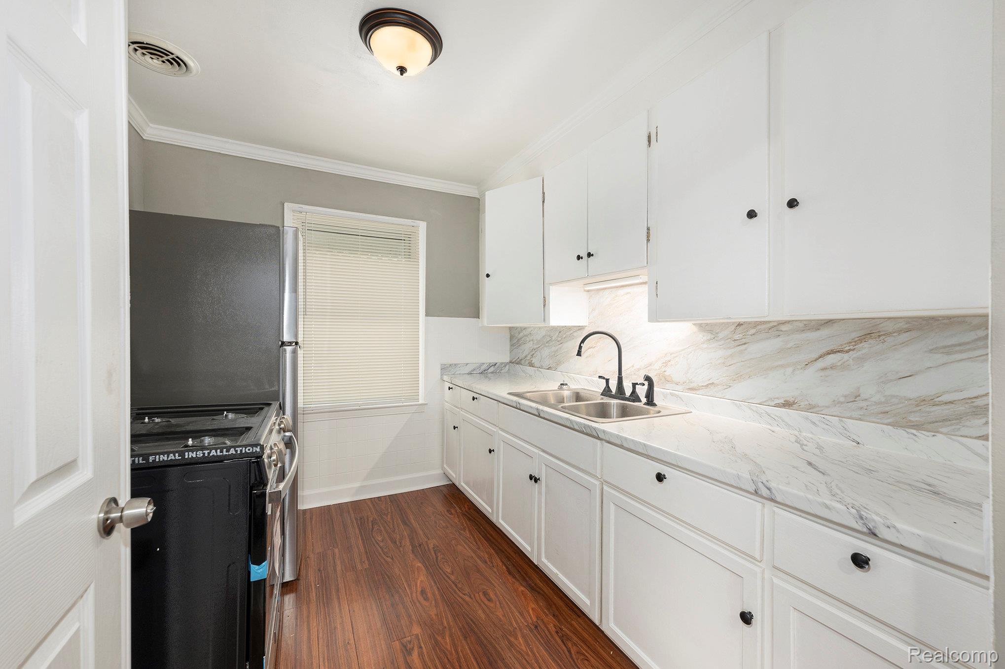17124 Toepfer Drive Property Photo 10