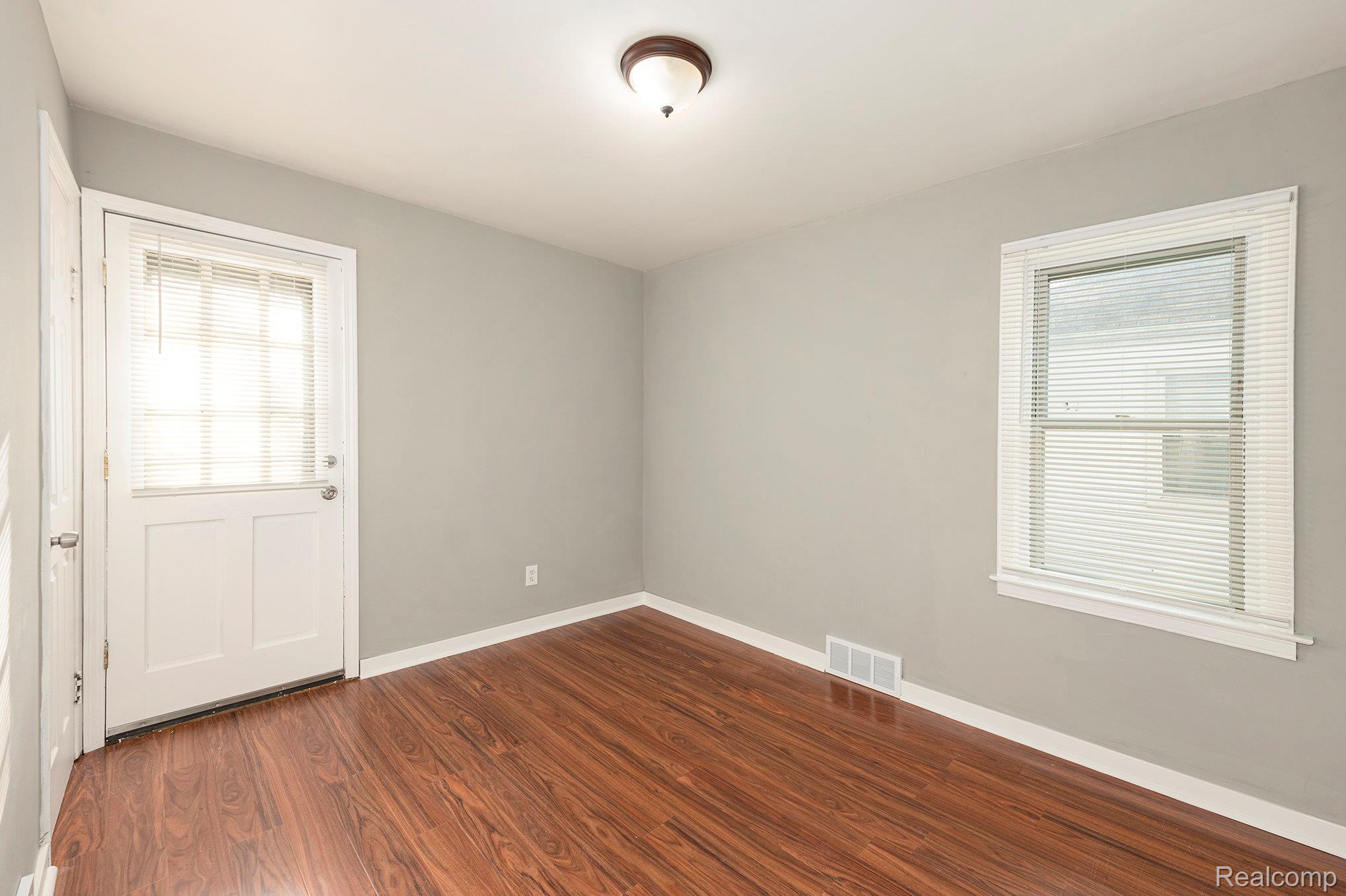 17124 Toepfer Drive Property Photo 11