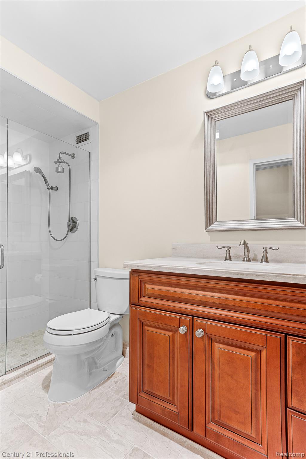 5000 Town Center 1704 Property Photo 5