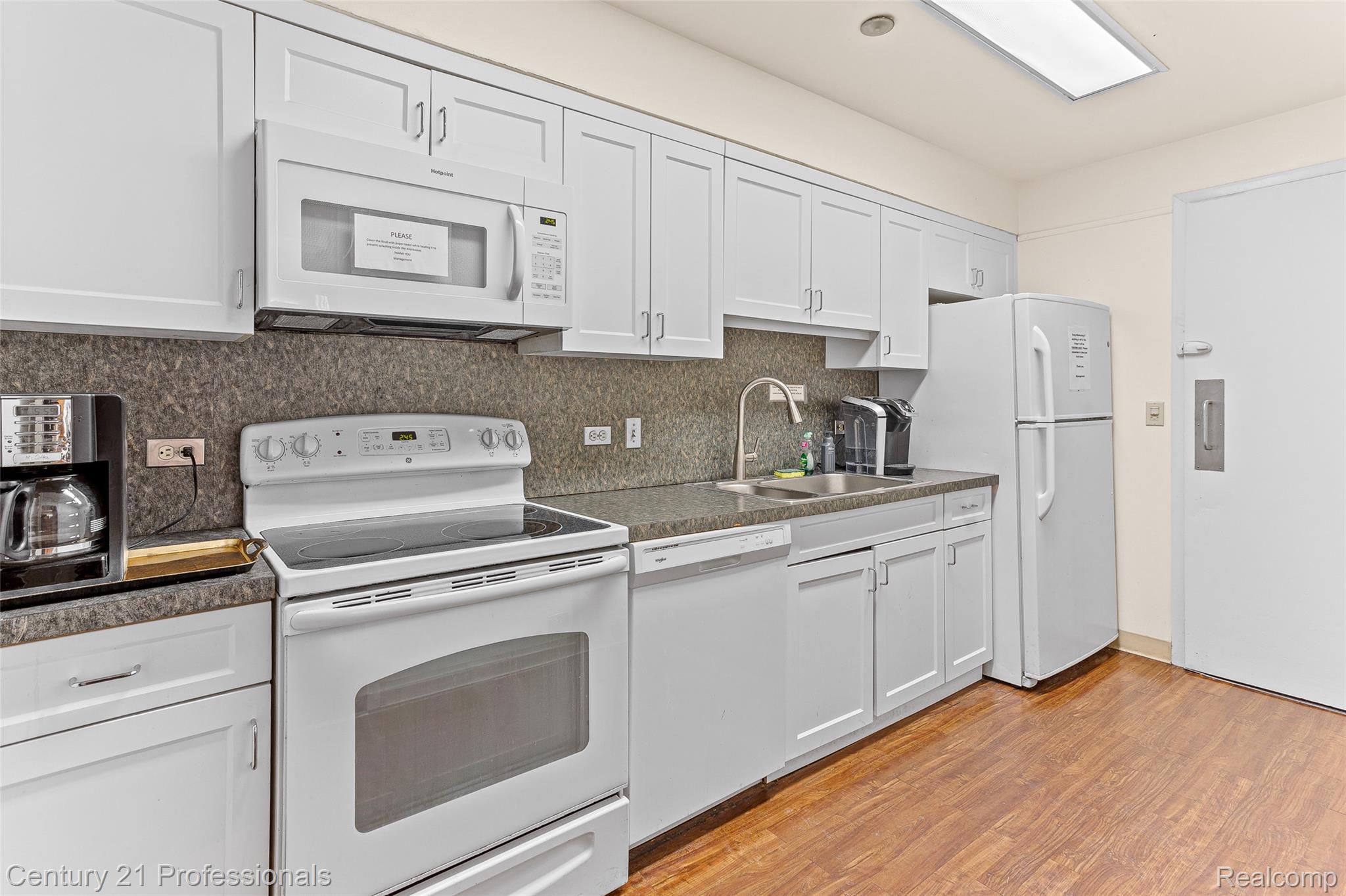 5000 Town Center 1704 Property Photo 43