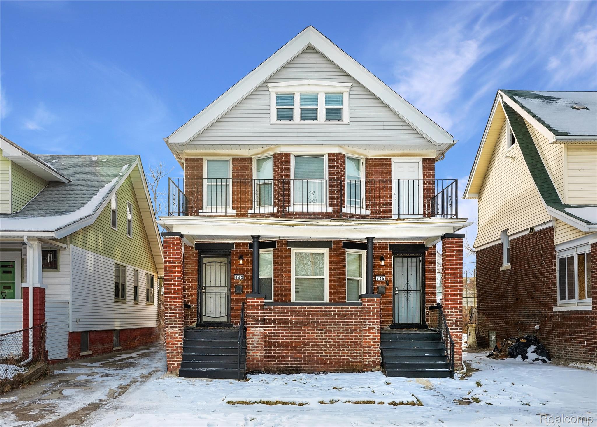 643 Navahoe Street Property Photo 1