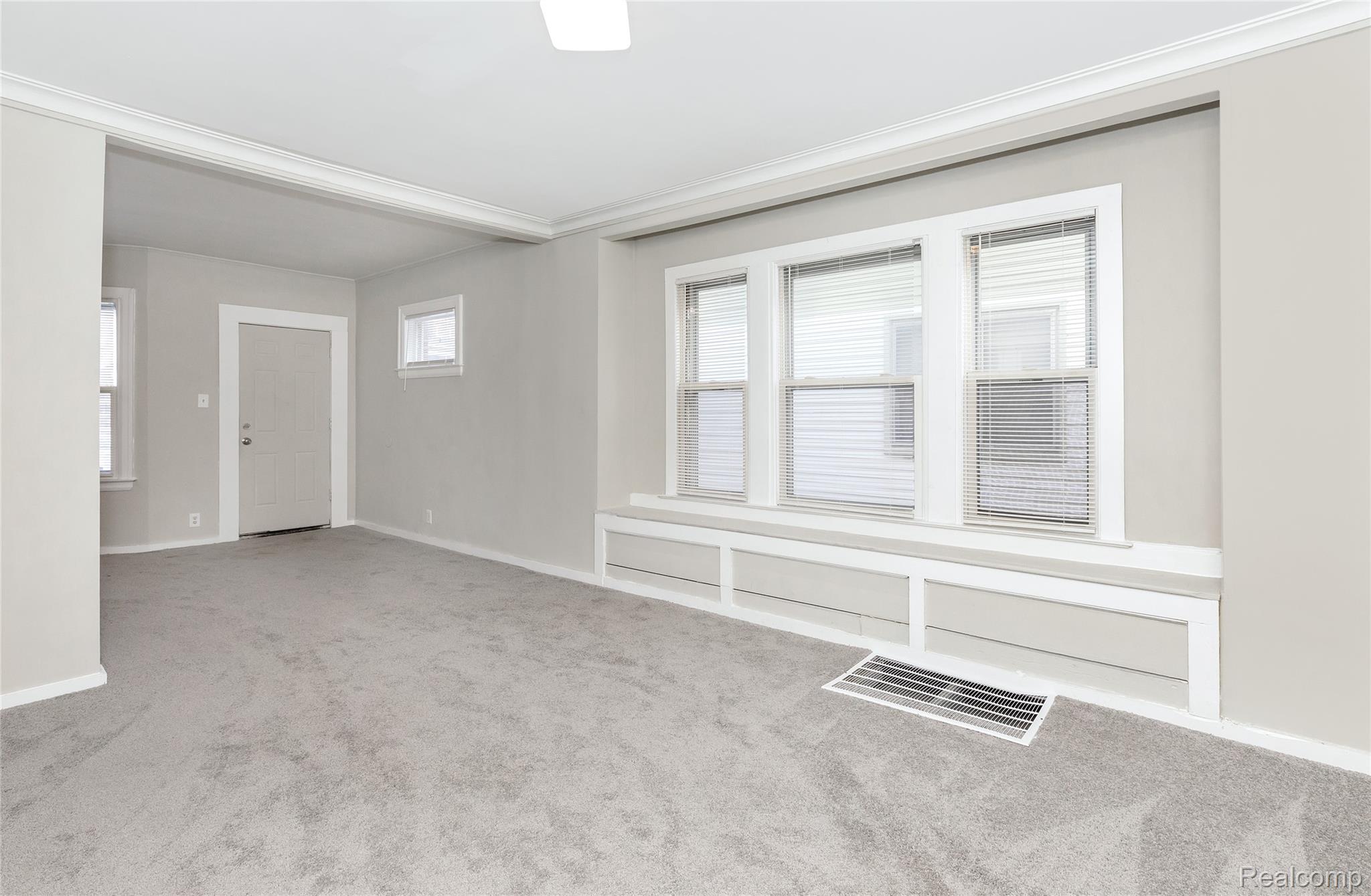 643 Navahoe Street Property Photo 3