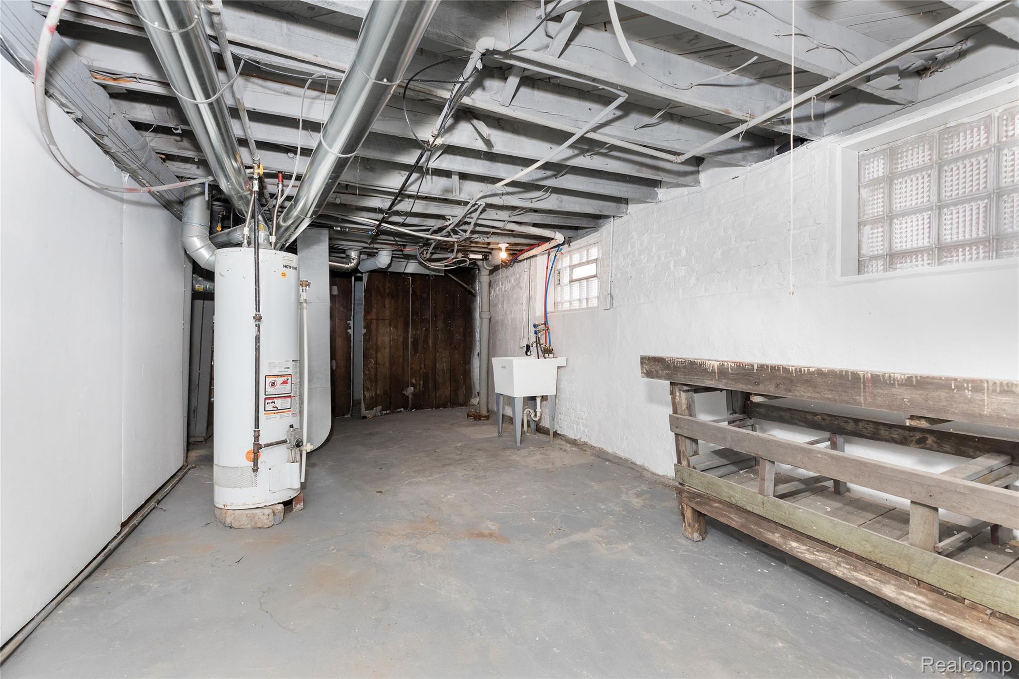 643 Navahoe Street Property Photo 16