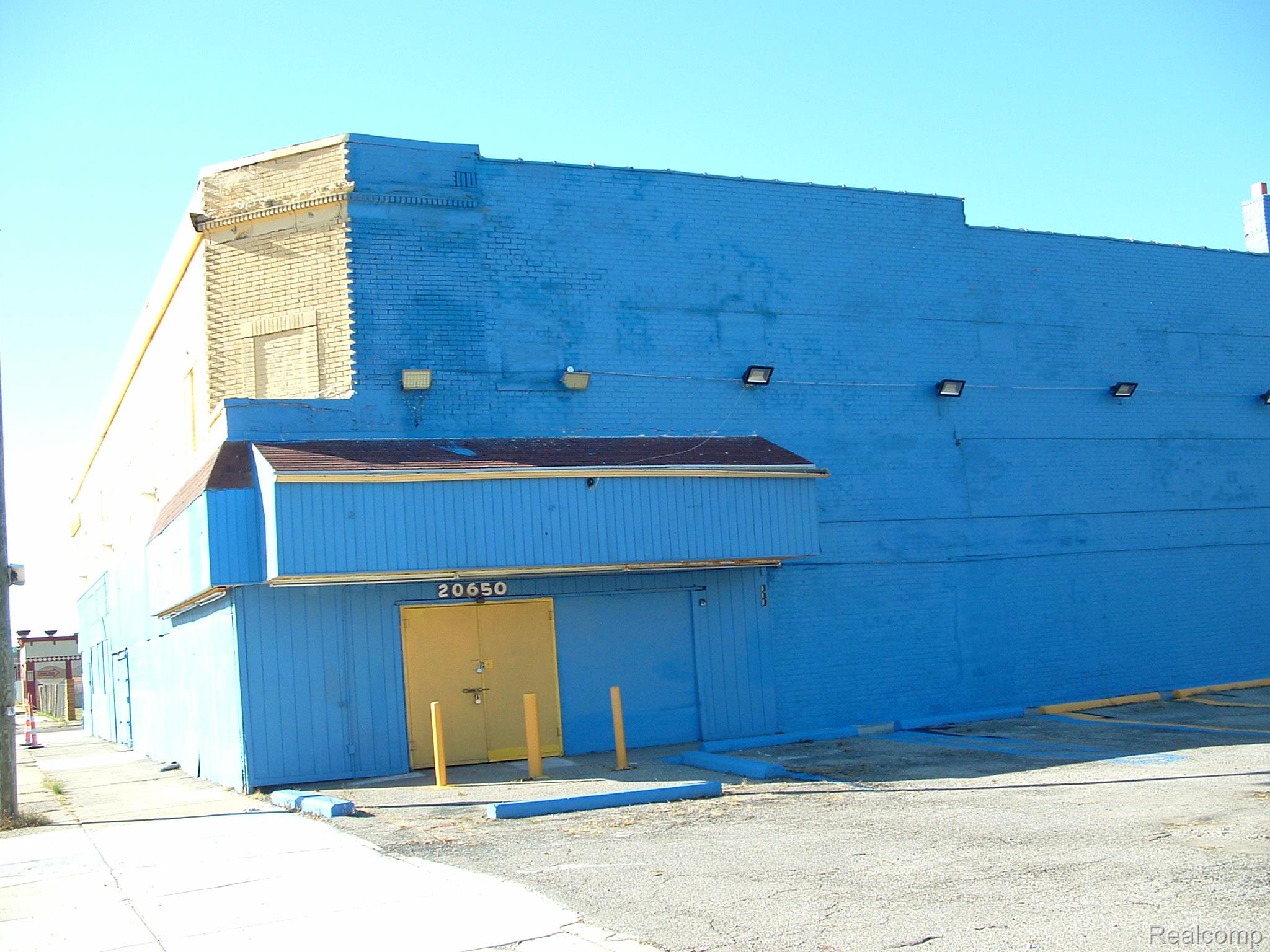 20650 Fenkell Avenue Property Photo 2