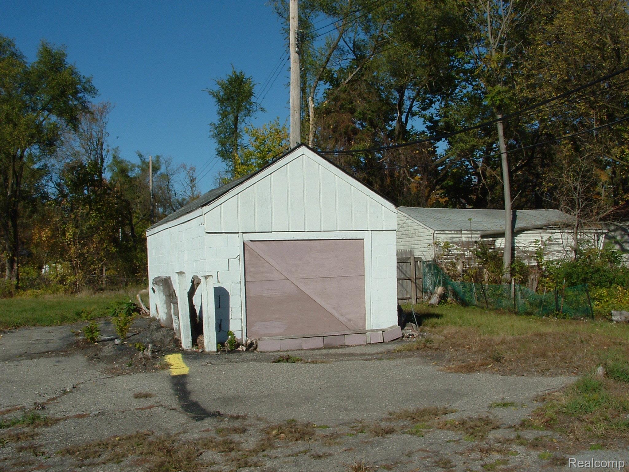 20650 Fenkell Avenue Property Photo 3