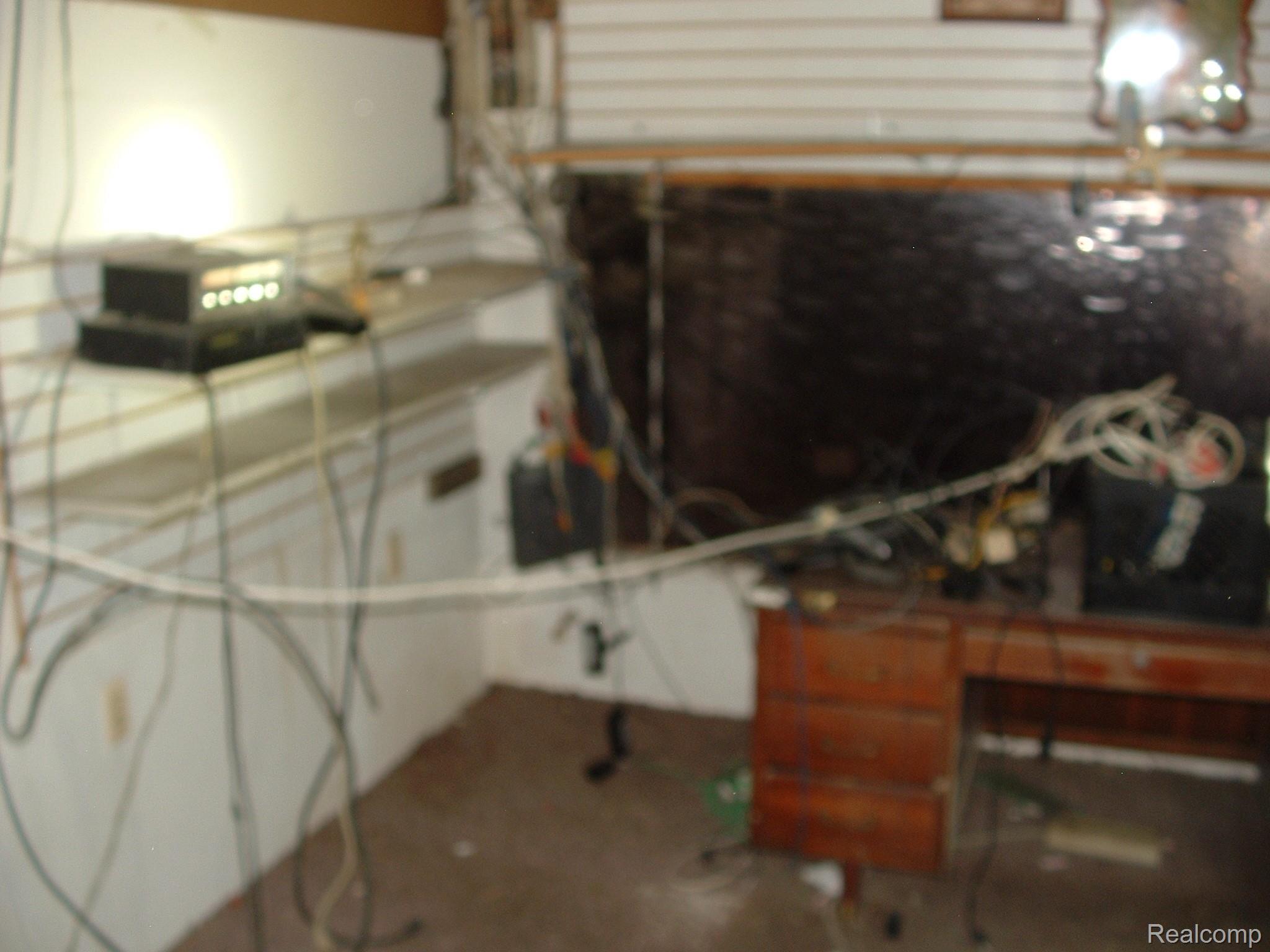 20650 Fenkell Avenue Property Photo 8