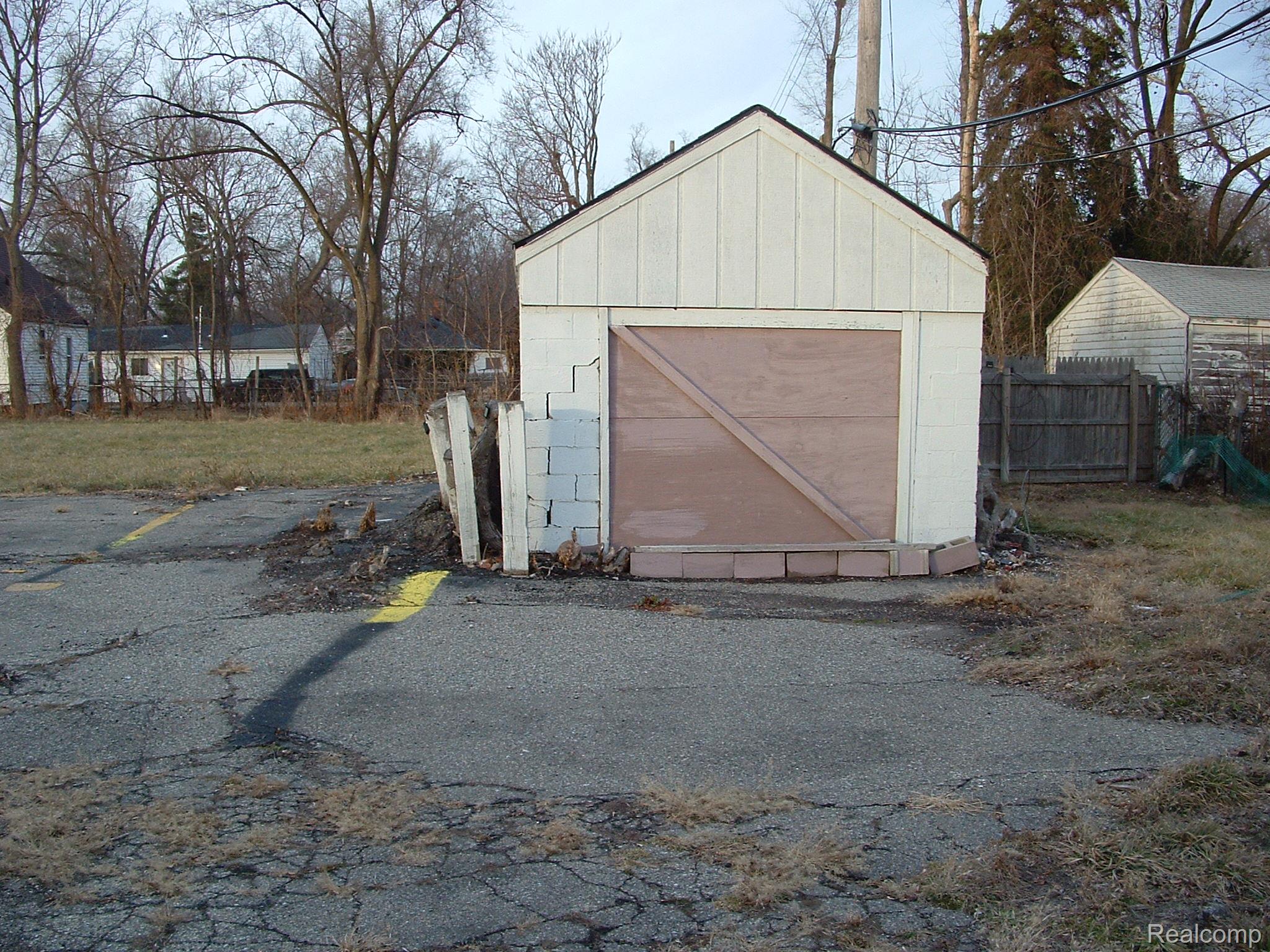 20650 Fenkell Avenue Property Photo 16