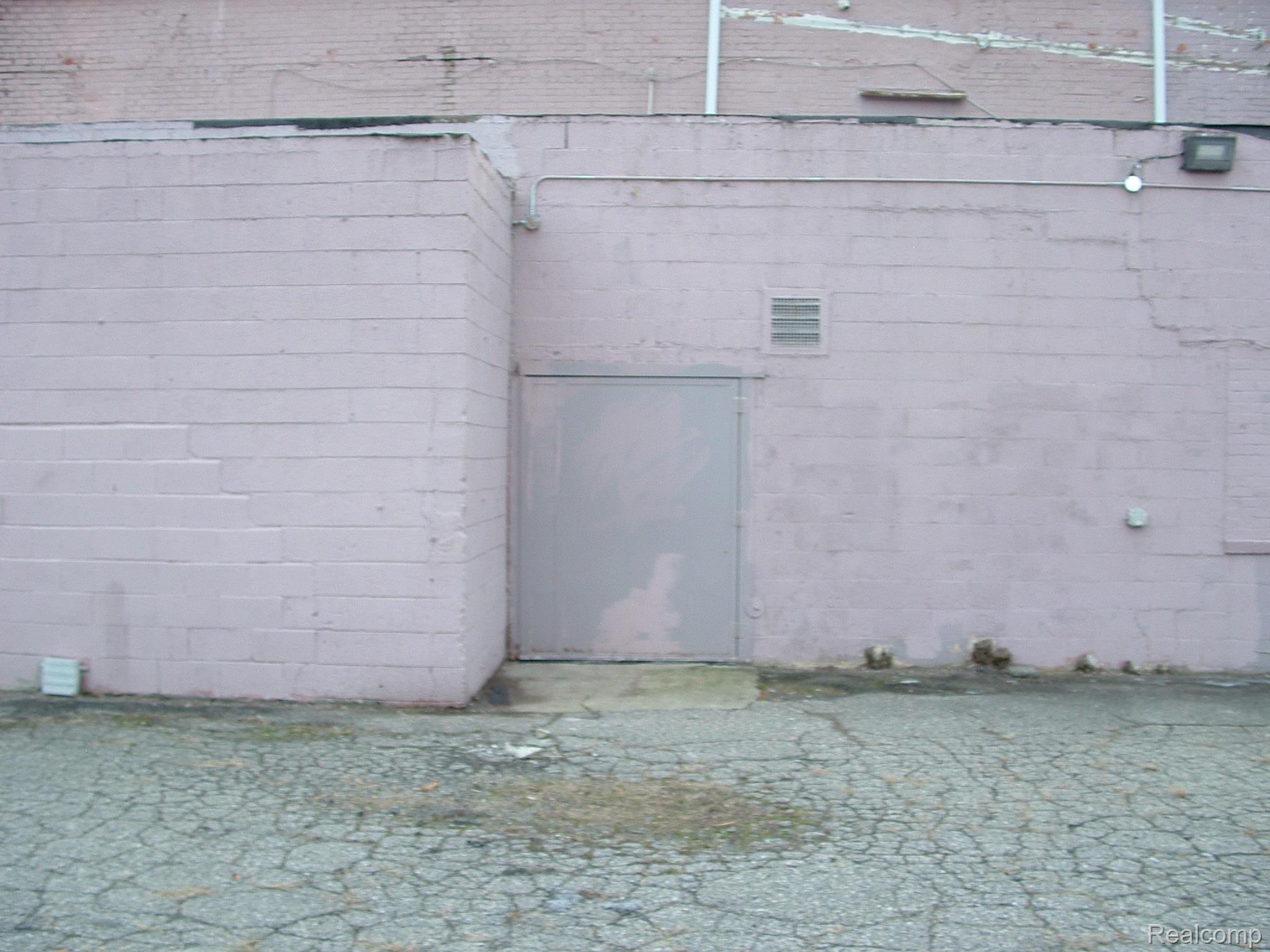 20650 Fenkell Avenue Property Photo 23