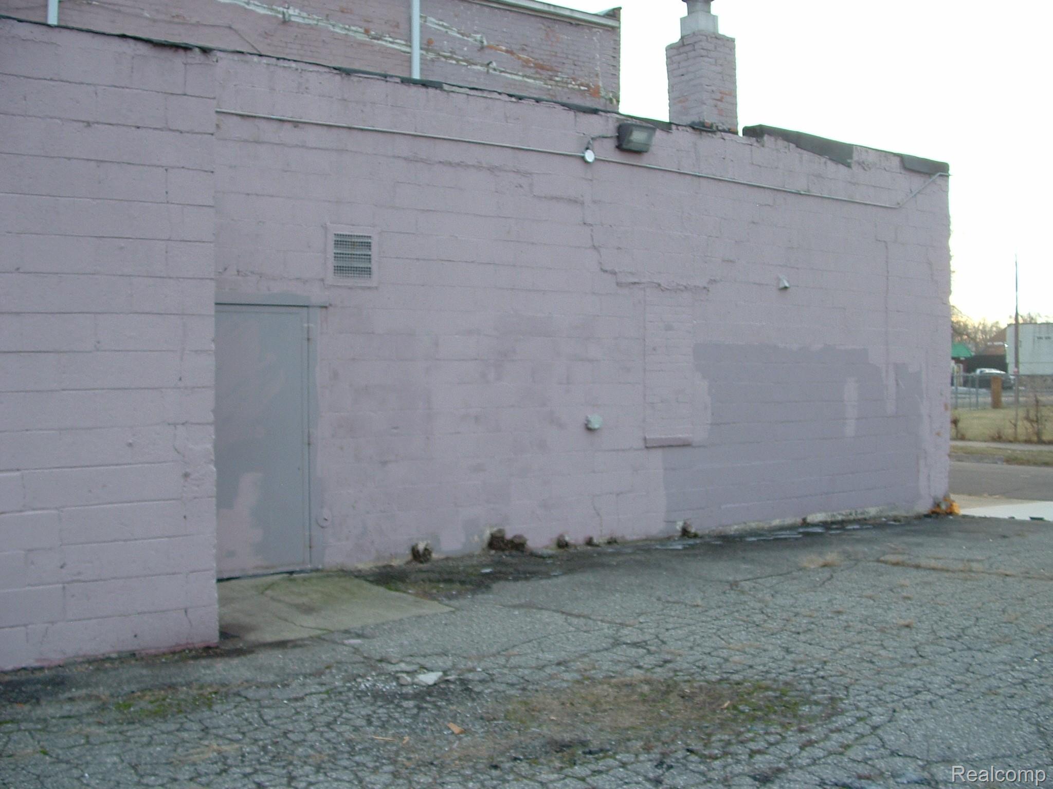 20650 Fenkell Avenue Property Photo 24