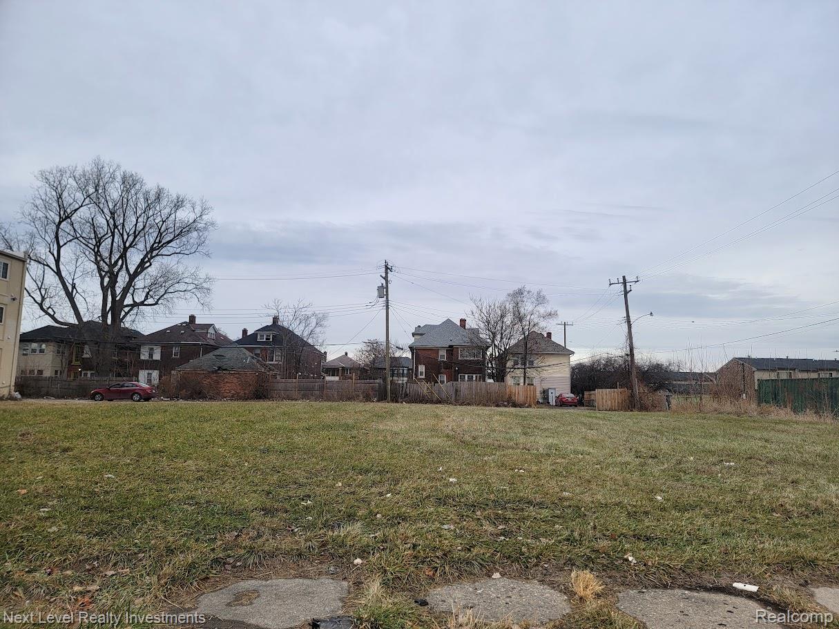1954 Blaine Street Property Photo 1