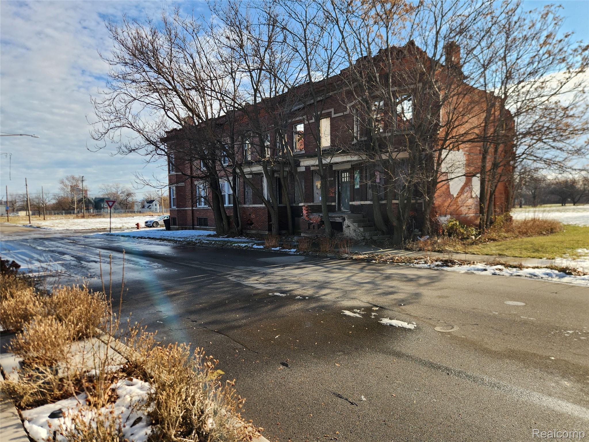 2511 Ash Street Property Photo 5