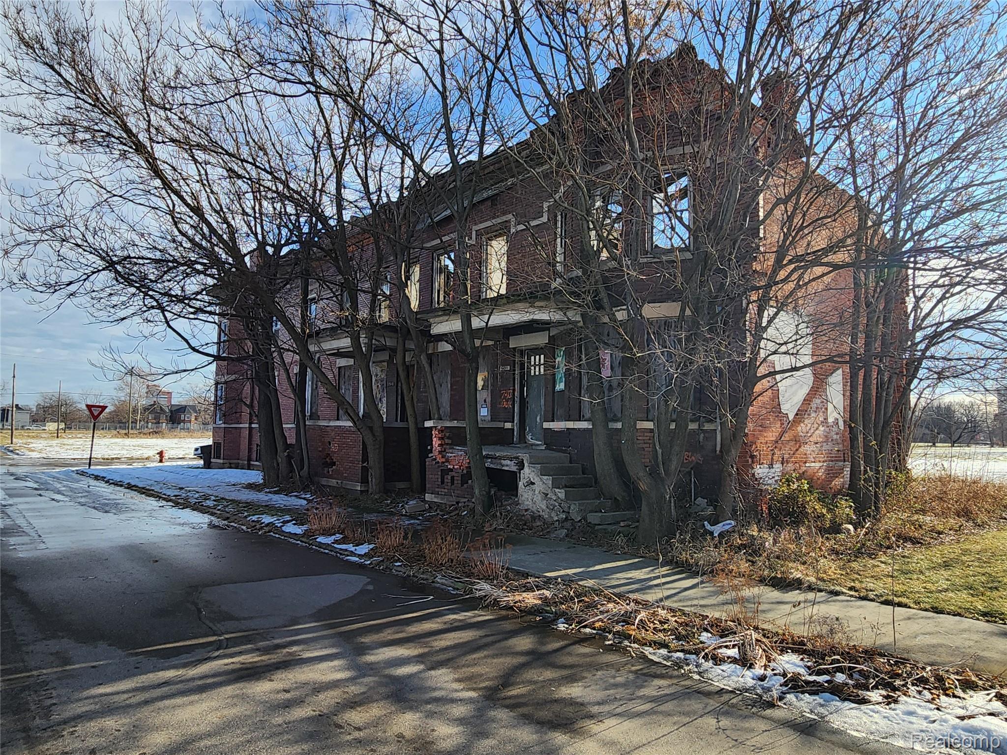 2515 Ash Street Property Photo 5