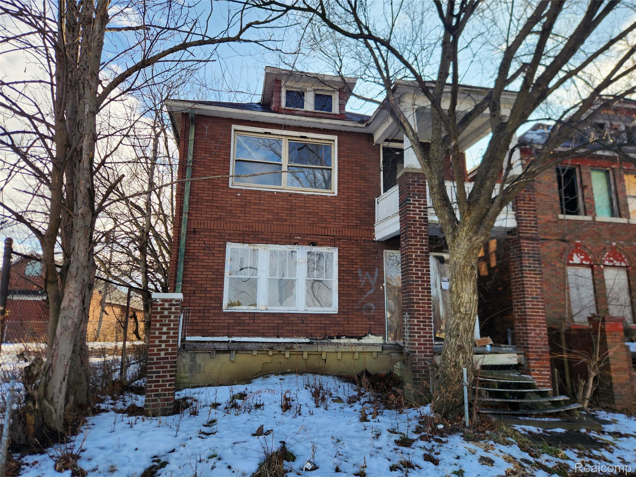4021 Elmhurst Street Property Photo 2