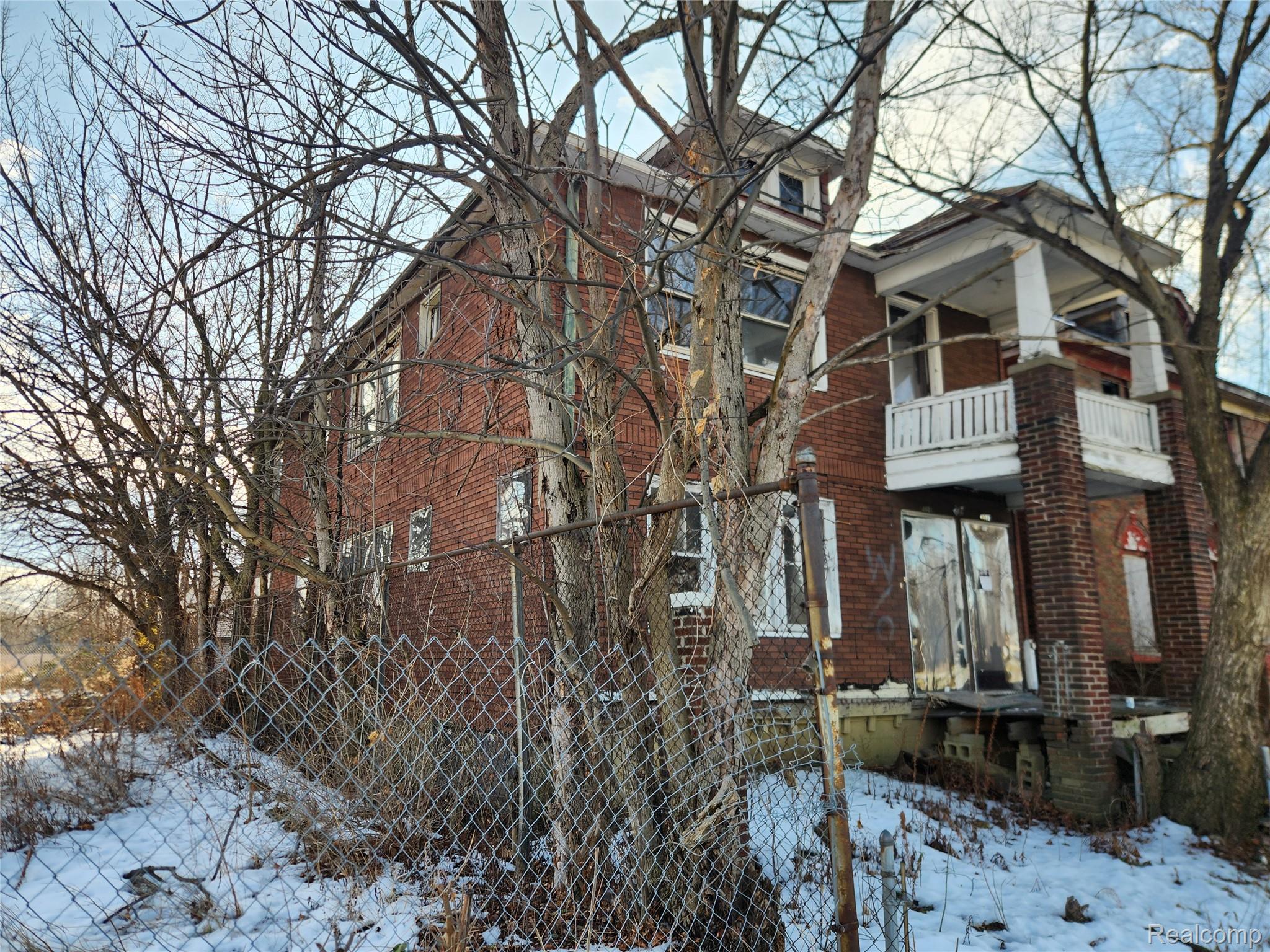 4021 Elmhurst Street Property Photo 3